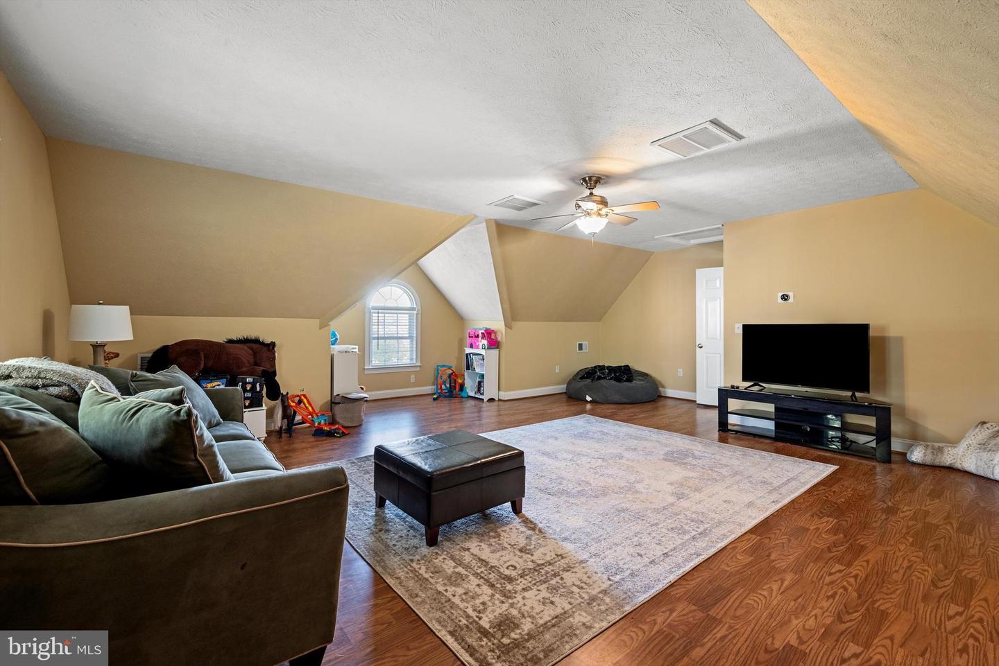 137 STONEBROOK RD, WINCHESTER, Virginia 22602, 4 Bedrooms Bedrooms, ,4 BathroomsBathrooms,Residential,For sale,137 STONEBROOK RD,VAFV2037266 MLS # VAFV2037266
