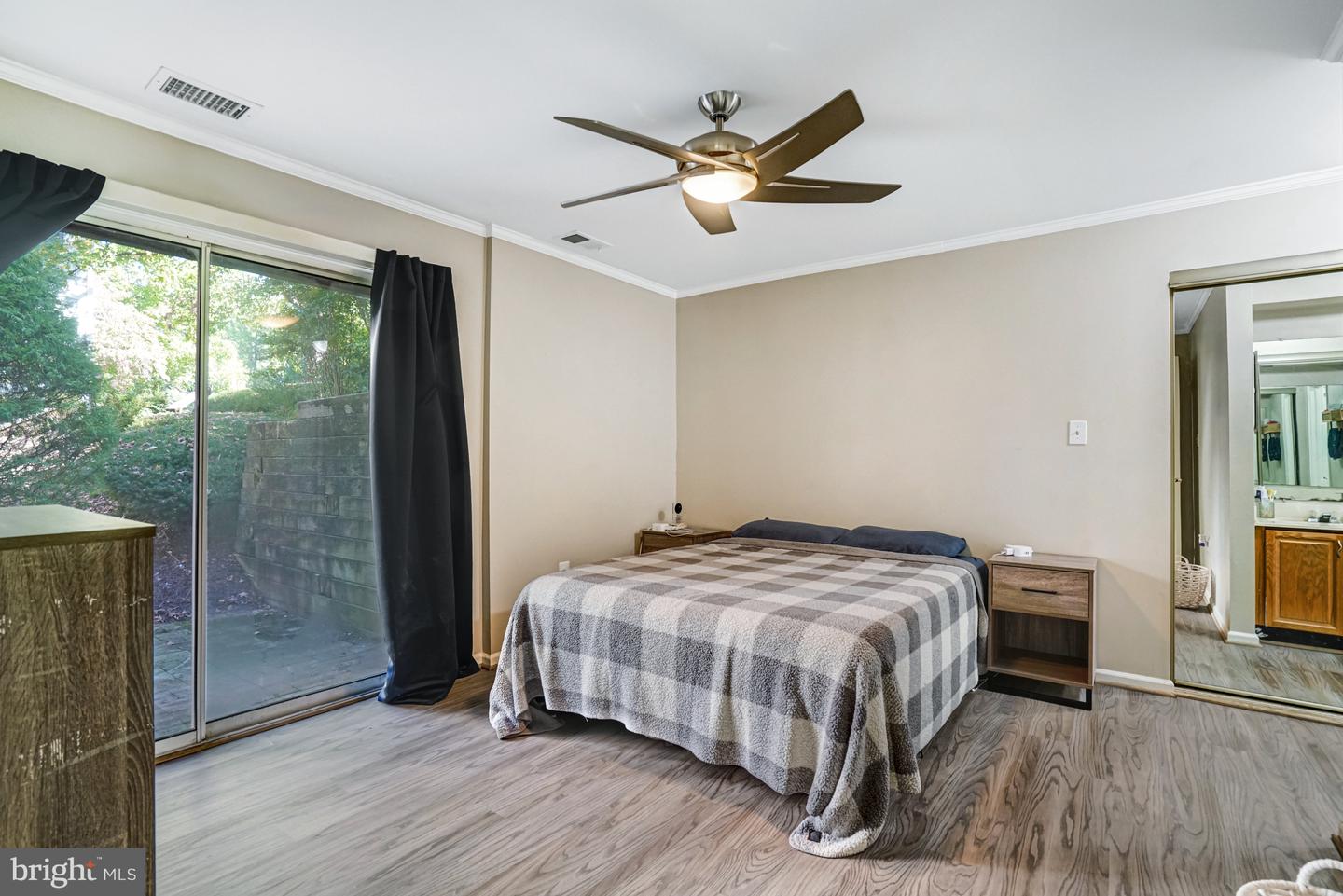7598-L LAKESIDE VILLAGE DR #L, FALLS CHURCH, Virginia 22042, 1 Bedroom Bedrooms, 5 Rooms Rooms,1 BathroomBathrooms,Residential,For sale,7598-L LAKESIDE VILLAGE DR #L,VAFX2273278 MLS # VAFX2273278