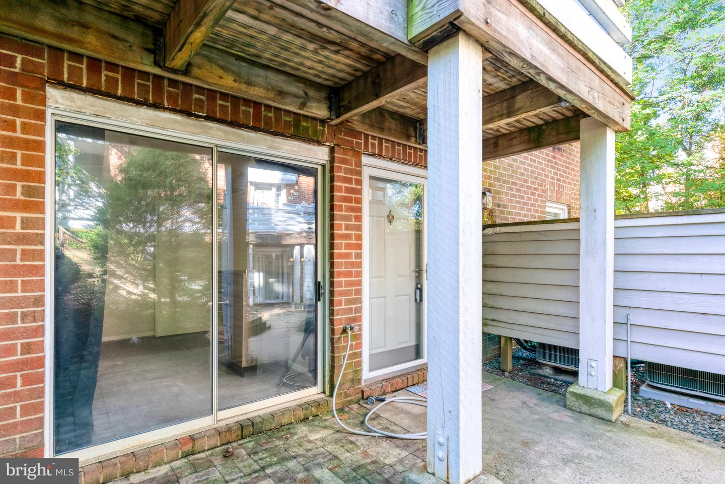 7598-L LAKESIDE VILLAGE DR #L, FALLS CHURCH, Virginia 22042, 1 Bedroom Bedrooms, 5 Rooms Rooms,1 BathroomBathrooms,Residential,For sale,7598-L LAKESIDE VILLAGE DR #L,VAFX2273278 MLS # VAFX2273278