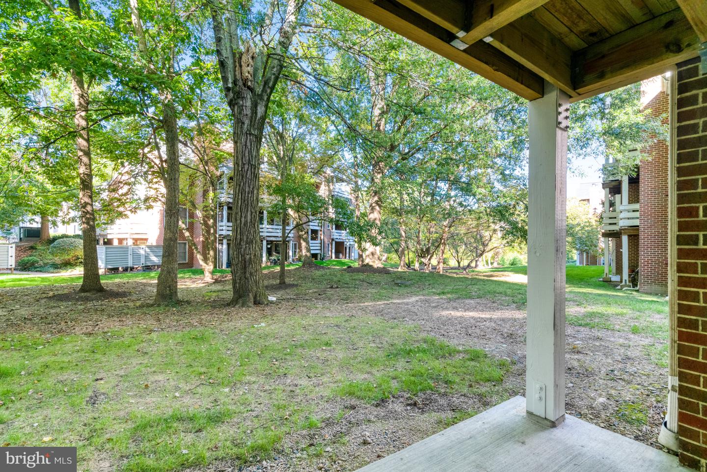 7598-L LAKESIDE VILLAGE DR #L, FALLS CHURCH, Virginia 22042, 1 Bedroom Bedrooms, 5 Rooms Rooms,1 BathroomBathrooms,Residential,For sale,7598-L LAKESIDE VILLAGE DR #L,VAFX2273278 MLS # VAFX2273278