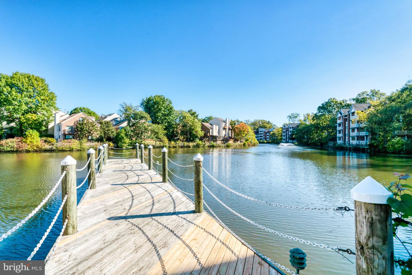 7598-L LAKESIDE VILLAGE DR #L, FALLS CHURCH, Virginia 22042, 1 Bedroom Bedrooms, 5 Rooms Rooms,1 BathroomBathrooms,Residential,For sale,7598-L LAKESIDE VILLAGE DR #L,VAFX2273278 MLS # VAFX2273278