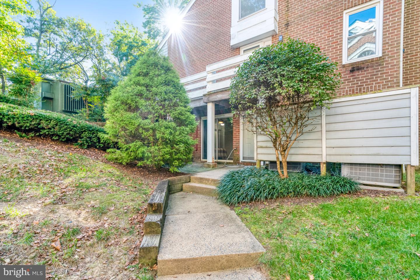 7598-L LAKESIDE VILLAGE DR #L, FALLS CHURCH, Virginia 22042, 1 Bedroom Bedrooms, 5 Rooms Rooms,1 BathroomBathrooms,Residential,For sale,7598-L LAKESIDE VILLAGE DR #L,VAFX2273278 MLS # VAFX2273278