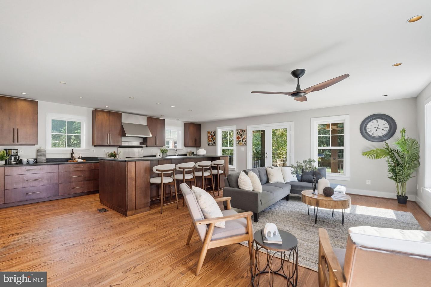 1815 N UTAH ST, ARLINGTON, Virginia 22207, 4 Bedrooms Bedrooms, ,3 BathroomsBathrooms,Residential,For sale,1815 N UTAH ST,VAAR2064756 MLS # VAAR2064756
