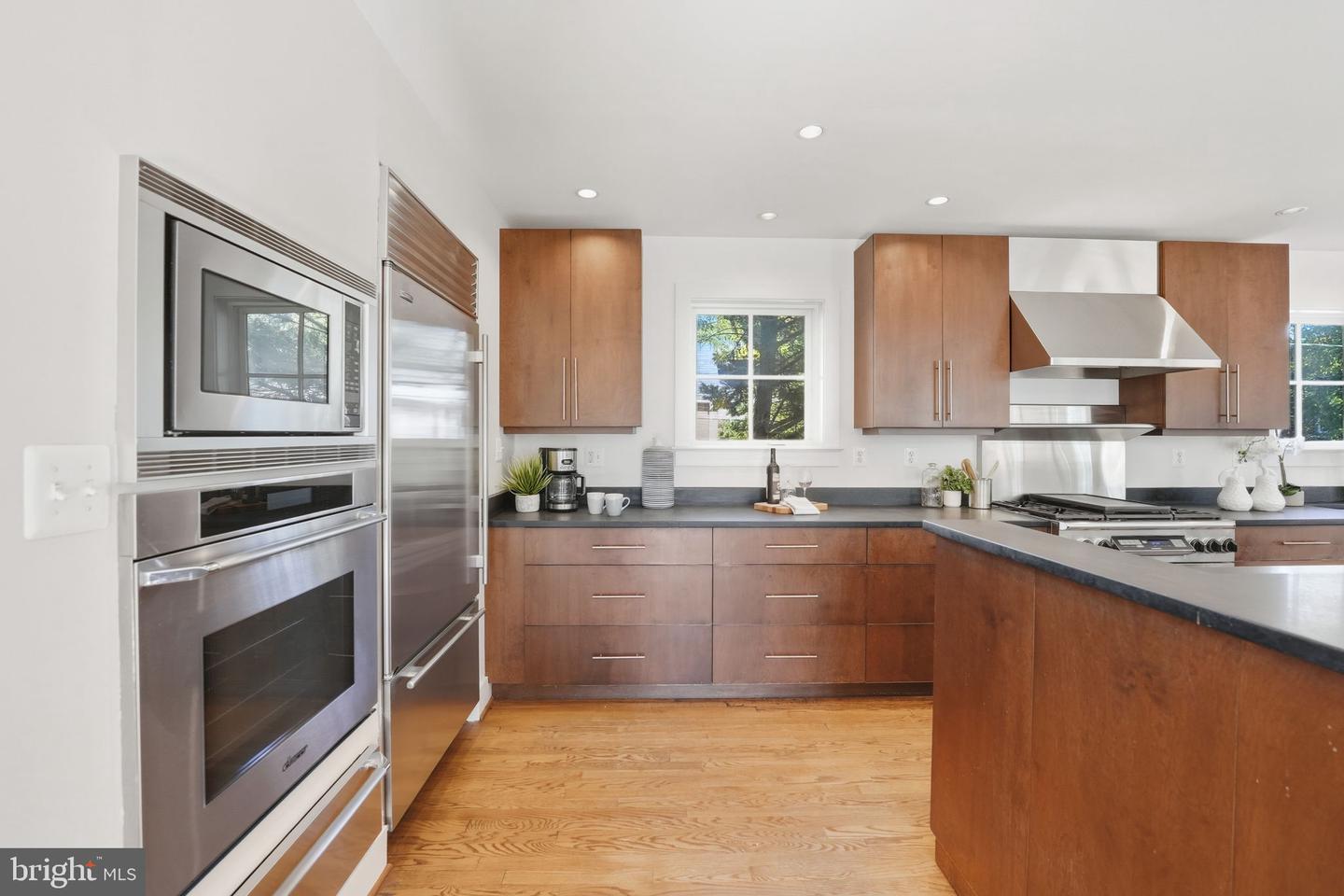 1815 N UTAH ST, ARLINGTON, Virginia 22207, 4 Bedrooms Bedrooms, ,3 BathroomsBathrooms,Residential,For sale,1815 N UTAH ST,VAAR2064756 MLS # VAAR2064756