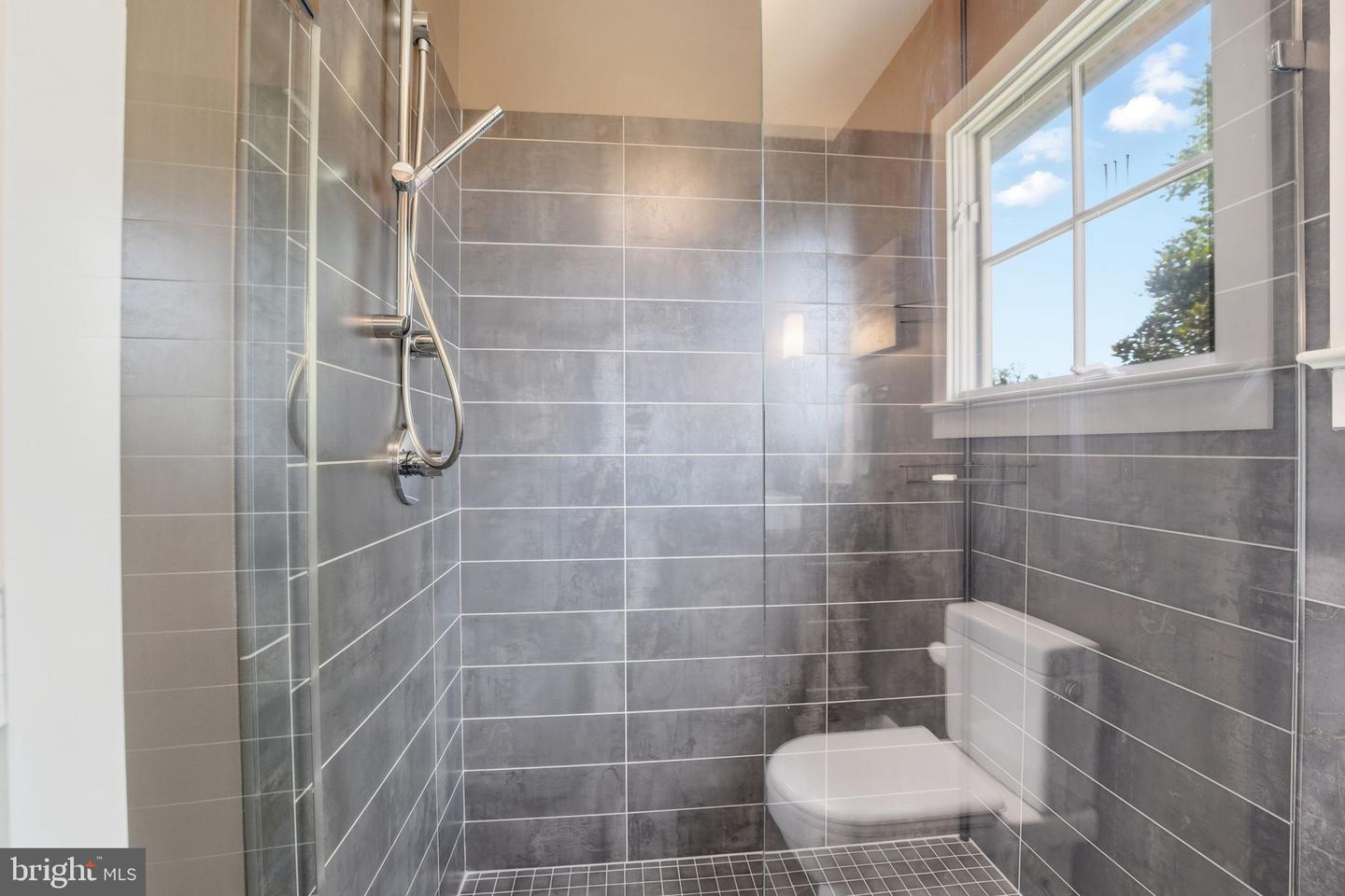 1815 N UTAH ST, ARLINGTON, Virginia 22207, 4 Bedrooms Bedrooms, ,3 BathroomsBathrooms,Residential,For sale,1815 N UTAH ST,VAAR2064756 MLS # VAAR2064756