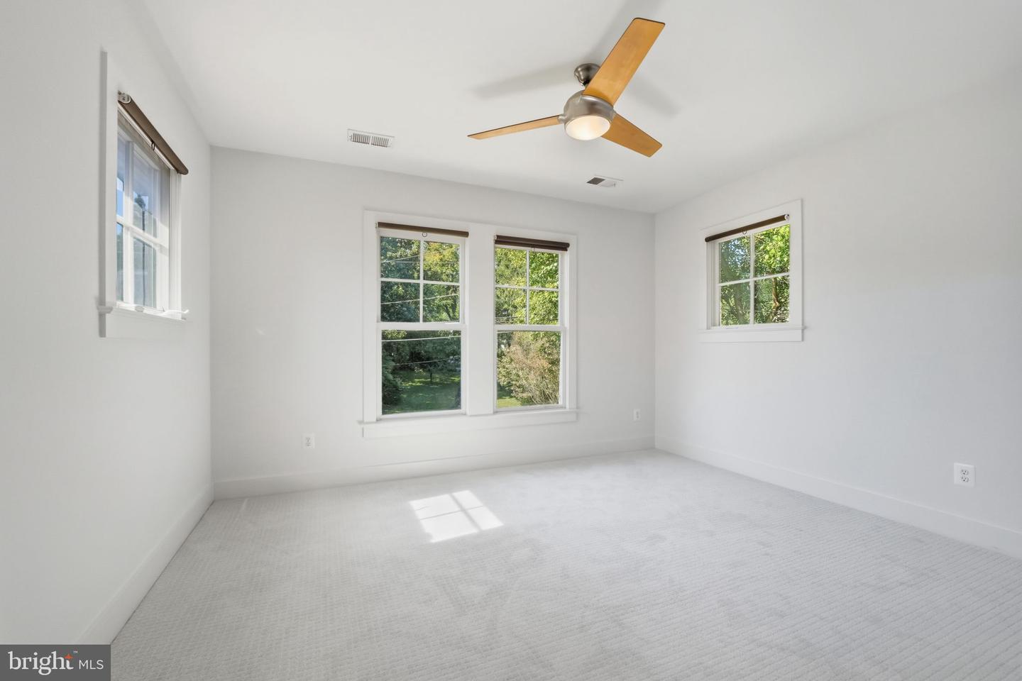 1815 N UTAH ST, ARLINGTON, Virginia 22207, 4 Bedrooms Bedrooms, ,3 BathroomsBathrooms,Residential,For sale,1815 N UTAH ST,VAAR2064756 MLS # VAAR2064756