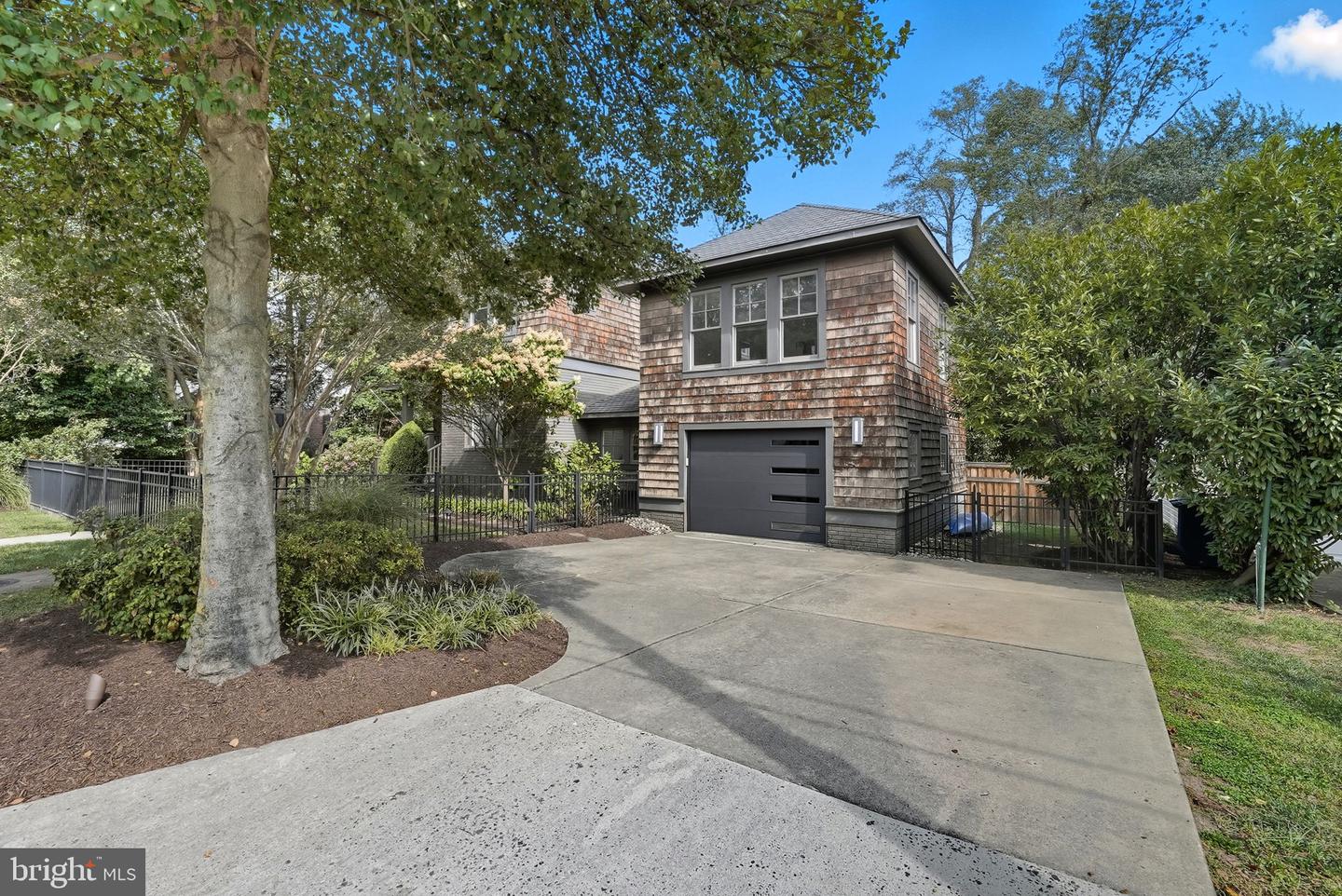 1815 N UTAH ST, ARLINGTON, Virginia 22207, 4 Bedrooms Bedrooms, ,3 BathroomsBathrooms,Residential,For sale,1815 N UTAH ST,VAAR2064756 MLS # VAAR2064756