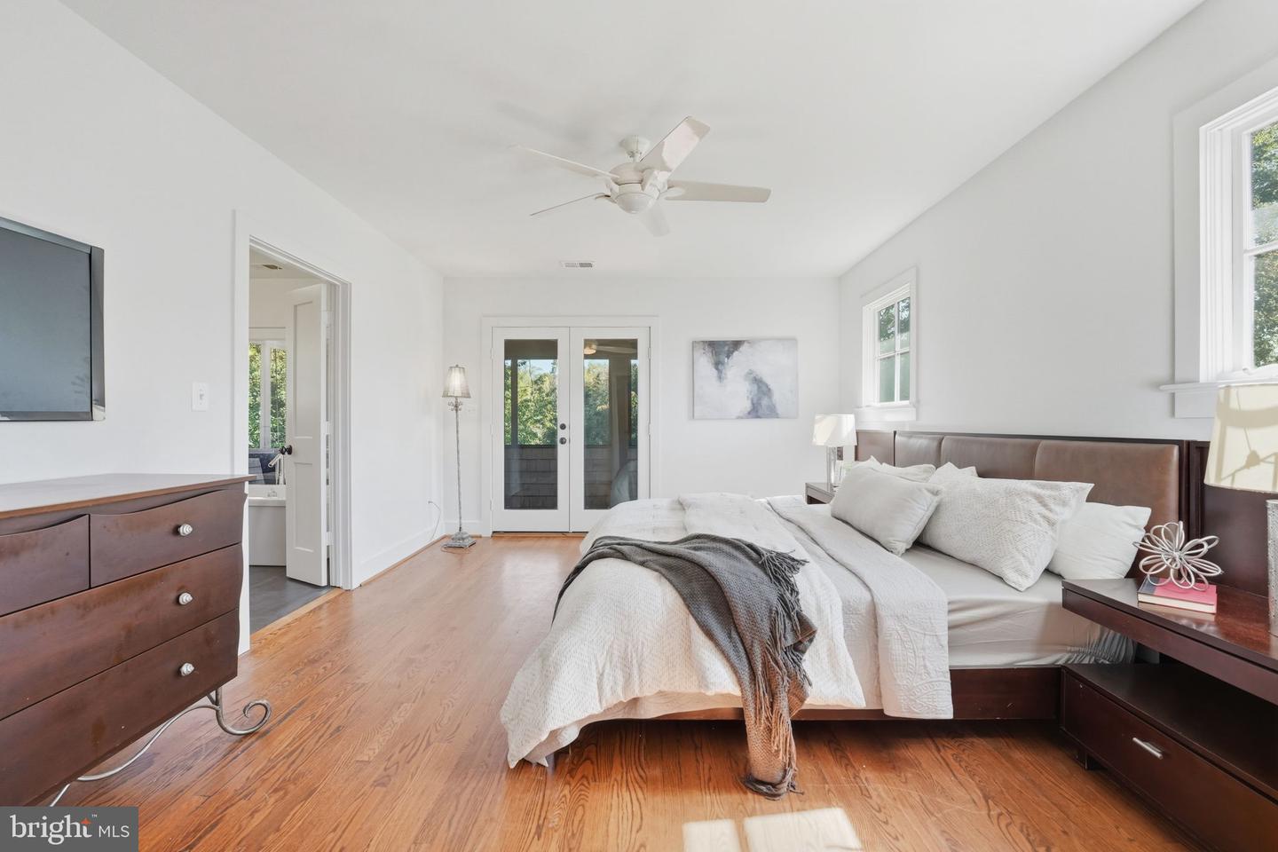 1815 N UTAH ST, ARLINGTON, Virginia 22207, 4 Bedrooms Bedrooms, ,3 BathroomsBathrooms,Residential,For sale,1815 N UTAH ST,VAAR2064756 MLS # VAAR2064756