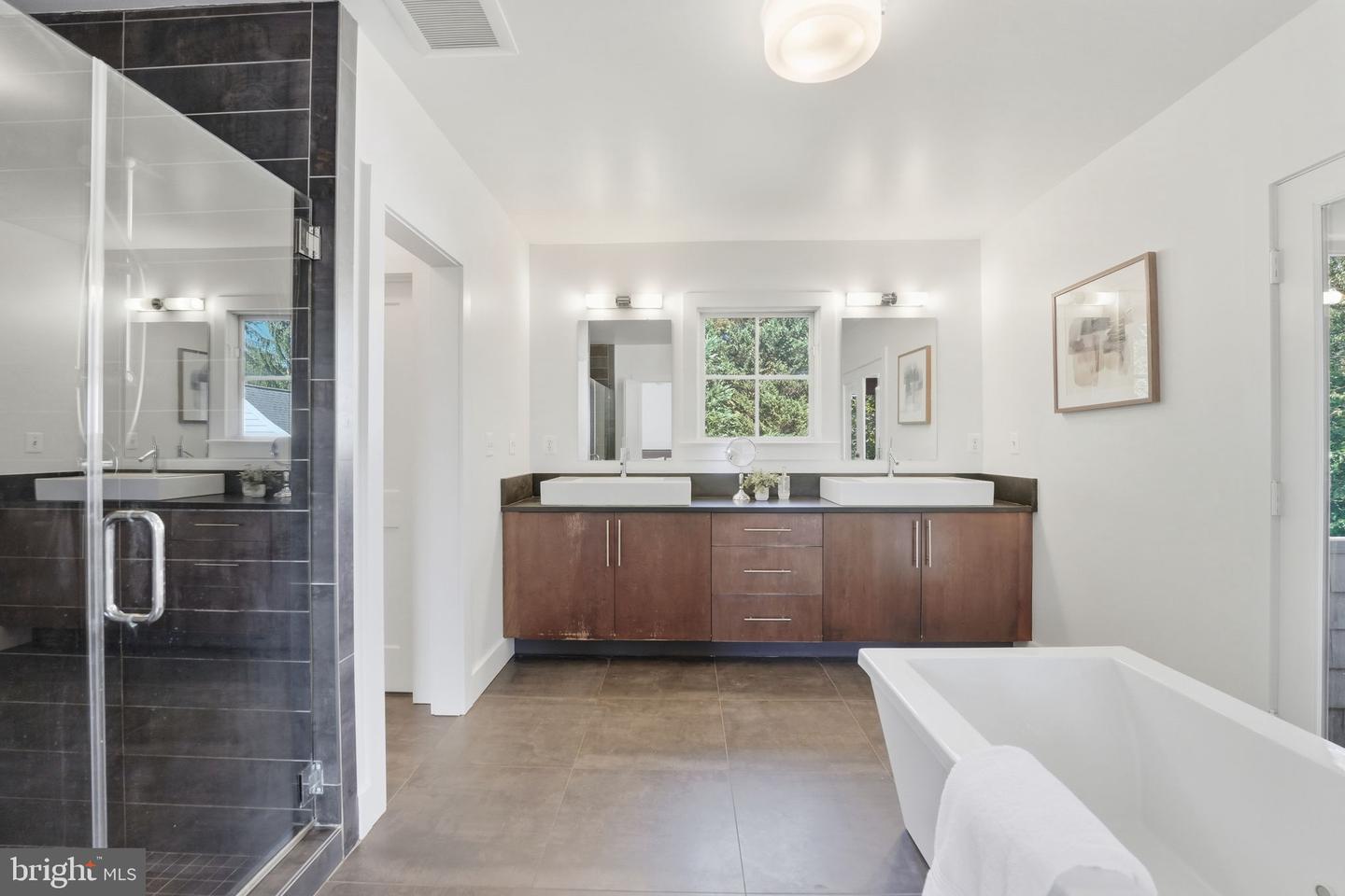 1815 N UTAH ST, ARLINGTON, Virginia 22207, 4 Bedrooms Bedrooms, ,3 BathroomsBathrooms,Residential,For sale,1815 N UTAH ST,VAAR2064756 MLS # VAAR2064756