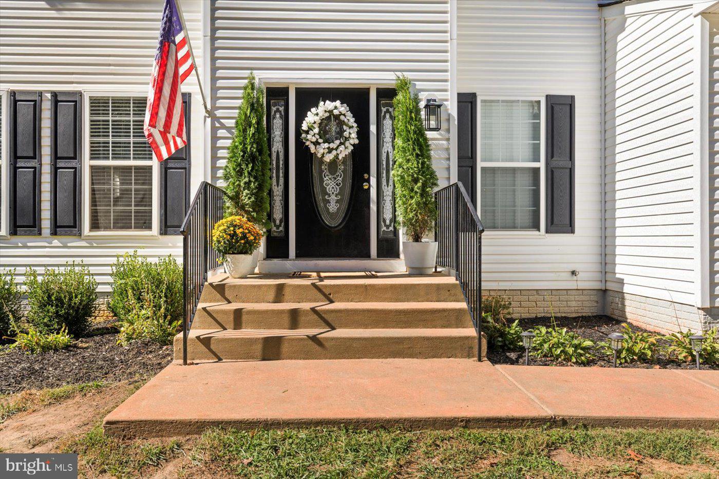 9406 AMERICA LN, SPOTSYLVANIA, Virginia 22551, 4 Bedrooms Bedrooms, ,2 BathroomsBathrooms,Residential,For sale,9406 AMERICA LN,VASP2036788 MLS # VASP2036788