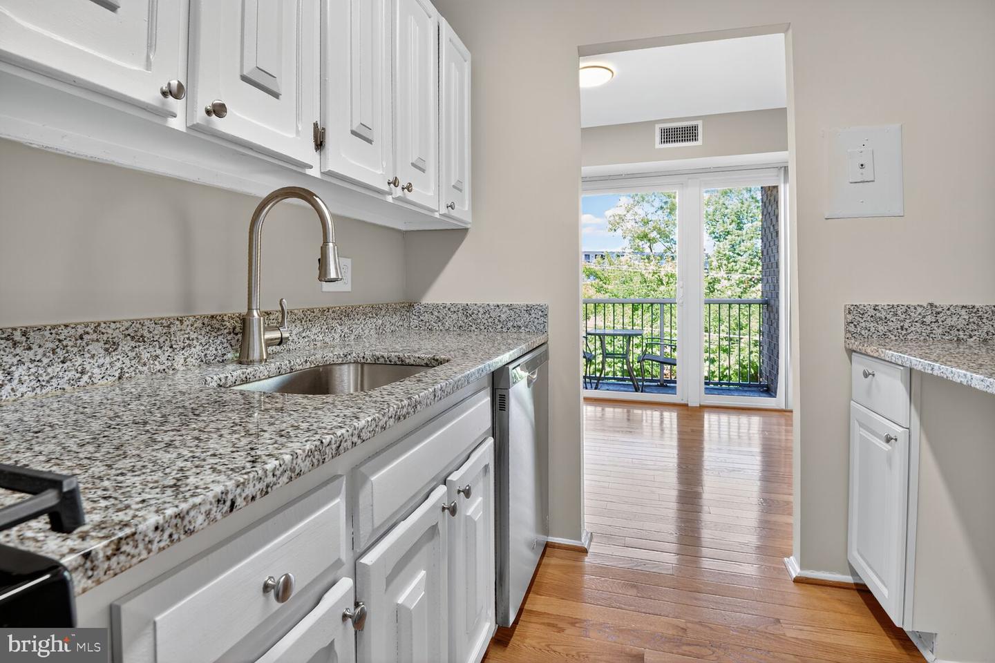 2907 CHARING CROSS RD #14, FALLS CHURCH, Virginia 22042, 1 Bedroom Bedrooms, ,1 BathroomBathrooms,Residential,For sale,2907 CHARING CROSS RD #14,VAFX2273408 MLS # VAFX2273408