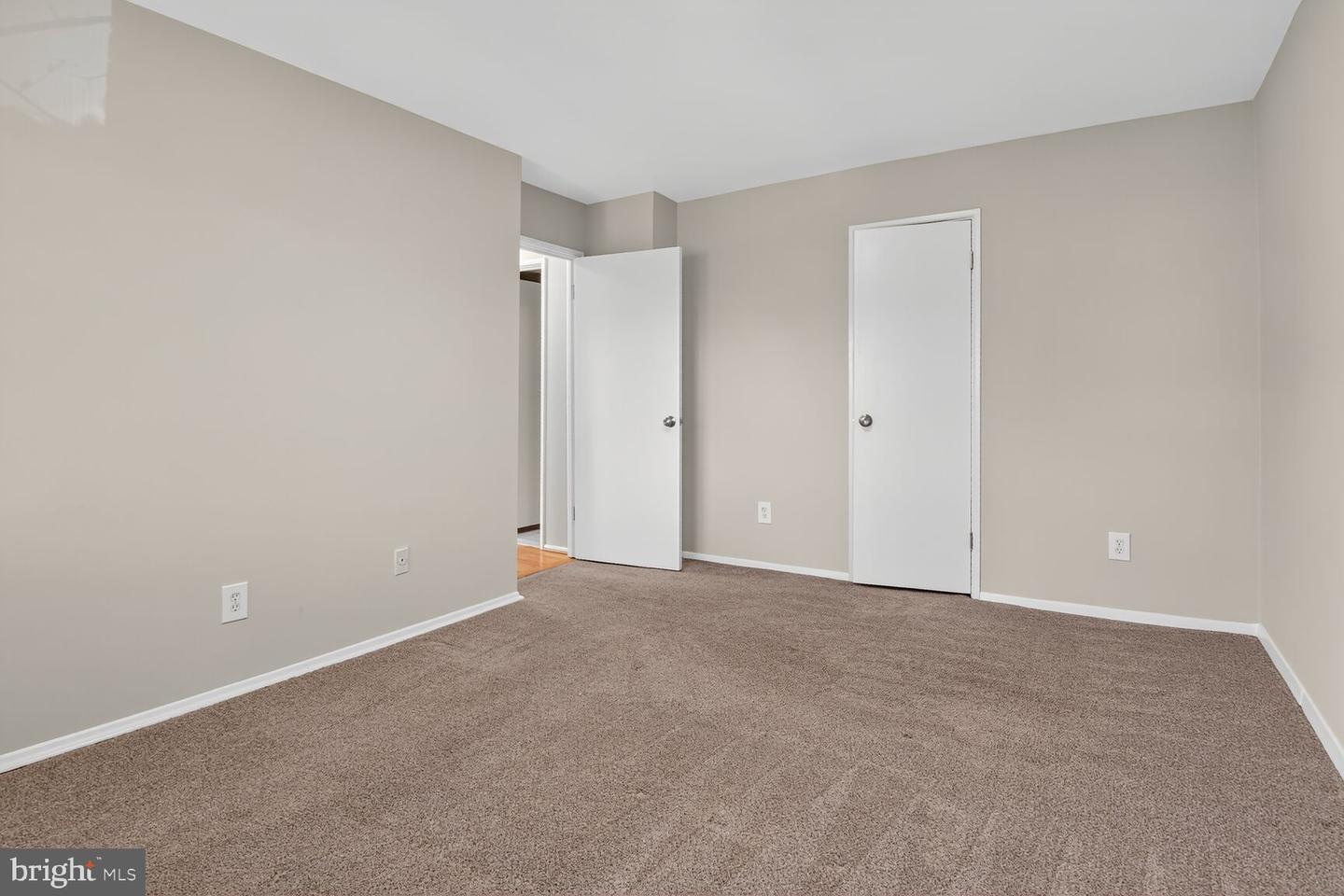 2907 CHARING CROSS RD #14, FALLS CHURCH, Virginia 22042, 1 Bedroom Bedrooms, ,1 BathroomBathrooms,Residential,For sale,2907 CHARING CROSS RD #14,VAFX2273408 MLS # VAFX2273408