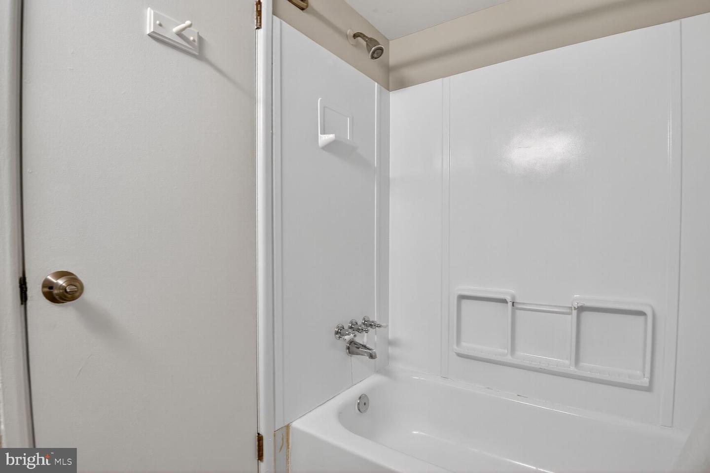 2907 CHARING CROSS RD #14, FALLS CHURCH, Virginia 22042, 1 Bedroom Bedrooms, ,1 BathroomBathrooms,Residential,For sale,2907 CHARING CROSS RD #14,VAFX2273408 MLS # VAFX2273408