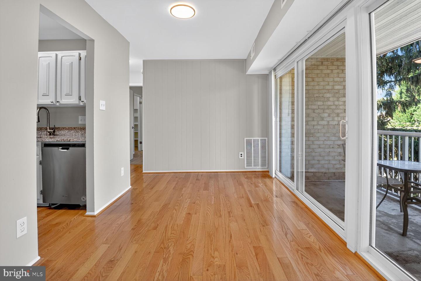 2907 CHARING CROSS RD #14, FALLS CHURCH, Virginia 22042, 1 Bedroom Bedrooms, ,1 BathroomBathrooms,Residential,For sale,2907 CHARING CROSS RD #14,VAFX2273408 MLS # VAFX2273408