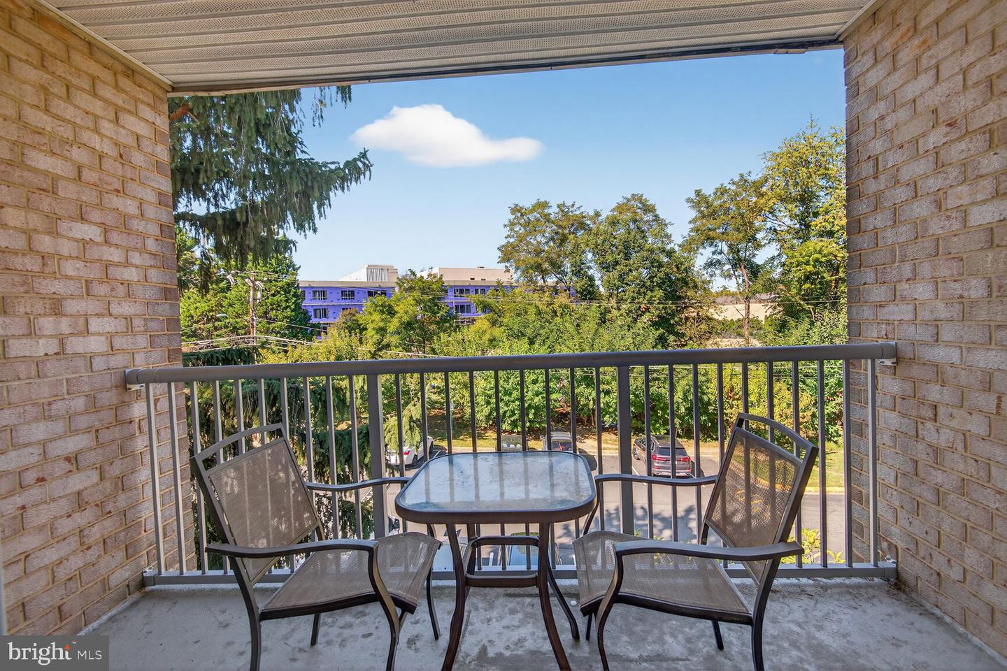 2907 CHARING CROSS RD #14, FALLS CHURCH, Virginia 22042, 1 Bedroom Bedrooms, ,1 BathroomBathrooms,Residential,For sale,2907 CHARING CROSS RD #14,VAFX2273408 MLS # VAFX2273408