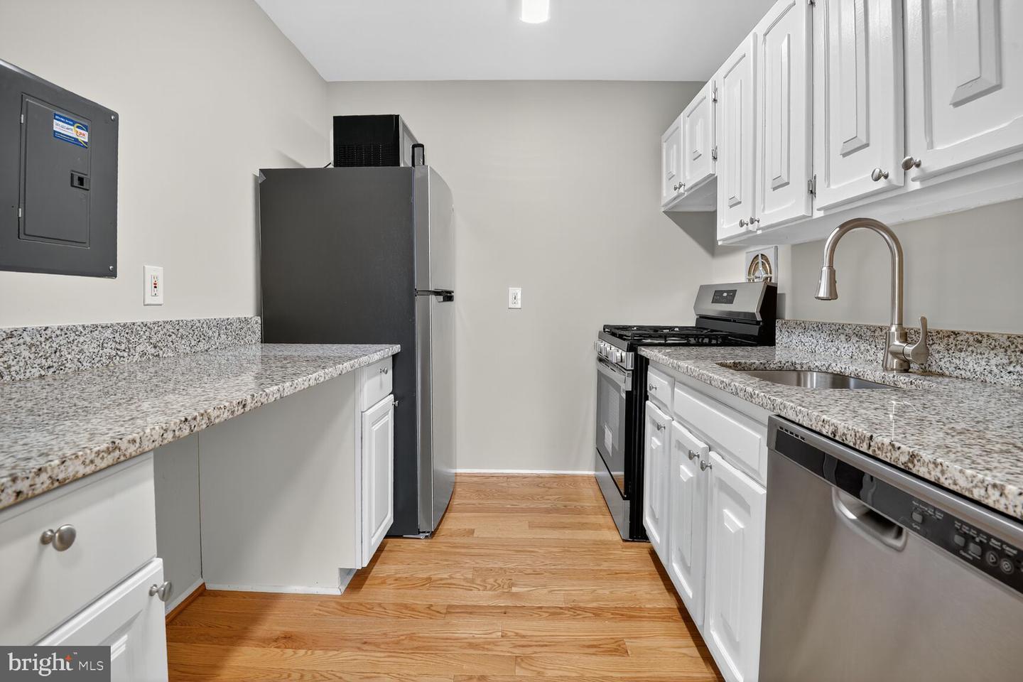 2907 CHARING CROSS RD #14, FALLS CHURCH, Virginia 22042, 1 Bedroom Bedrooms, ,1 BathroomBathrooms,Residential,For sale,2907 CHARING CROSS RD #14,VAFX2273408 MLS # VAFX2273408