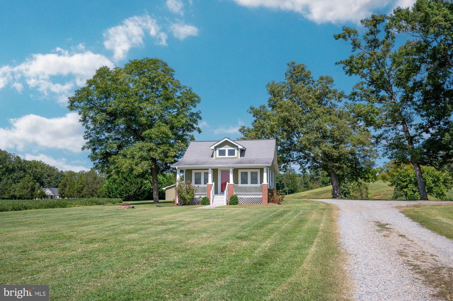 161 FOREST LANE RD, FREDERICKSBURG, Virginia 22405, 2 Bedrooms Bedrooms, ,3 BathroomsBathrooms,Residential,For sale,161 FOREST LANE RD,VAST2043394 MLS # VAST2043394