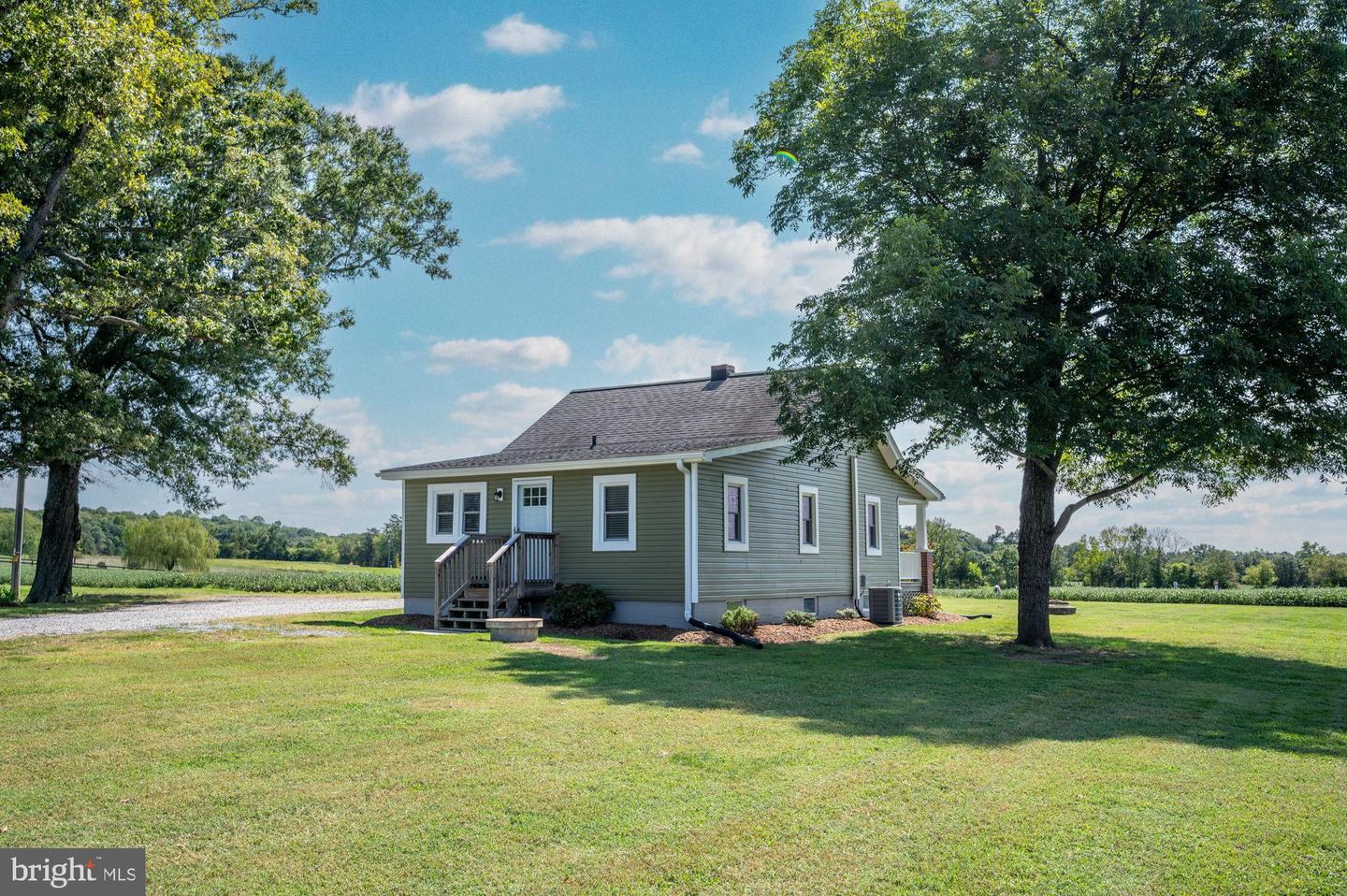 161 FOREST LANE RD, FREDERICKSBURG, Virginia 22405, 2 Bedrooms Bedrooms, ,3 BathroomsBathrooms,Residential,For sale,161 FOREST LANE RD,VAST2043394 MLS # VAST2043394