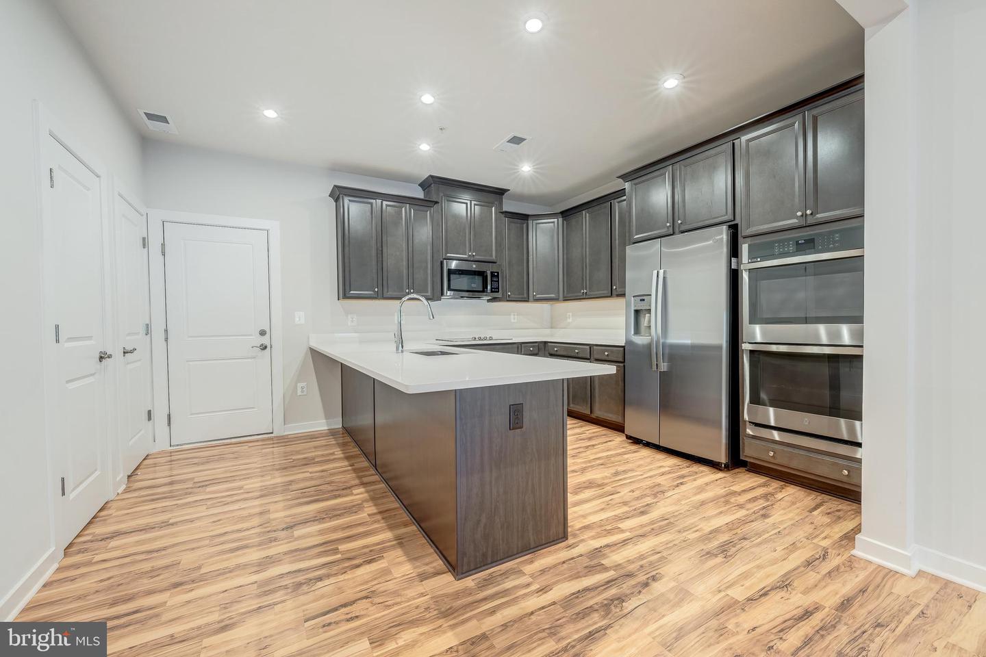 13504 INNOVATION STATION LOOP #2A, HERNDON, Virginia 20171, 3 Bedrooms Bedrooms, ,2 BathroomsBathrooms,Residential,For sale,13504 INNOVATION STATION LOOP #2A,VAFX2273558 MLS # VAFX2273558