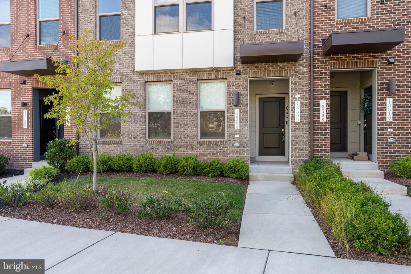 13504 INNOVATION STATION LOOP #2A, HERNDON, Virginia 20171, 3 Bedrooms Bedrooms, ,2 BathroomsBathrooms,Residential,For sale,13504 INNOVATION STATION LOOP #2A,VAFX2273558 MLS # VAFX2273558
