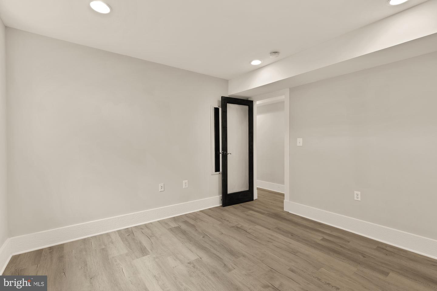 1409 G ST NE #5, WASHINGTON, District Of Columbia 20002, 3 Bedrooms Bedrooms, ,2 BathroomsBathrooms,Residential,For sale,1409 G ST NE #5,DCDC2226020 MLS # DCDC2226020