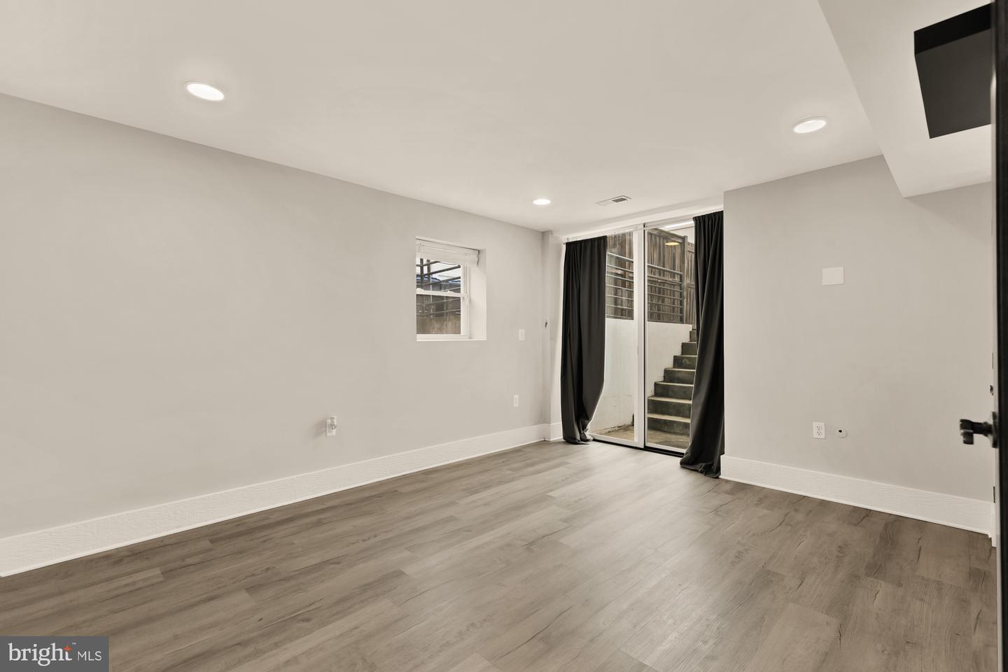 1409 G ST NE #5, WASHINGTON, District Of Columbia 20002, 3 Bedrooms Bedrooms, ,2 BathroomsBathrooms,Residential,For sale,1409 G ST NE #5,DCDC2226020 MLS # DCDC2226020