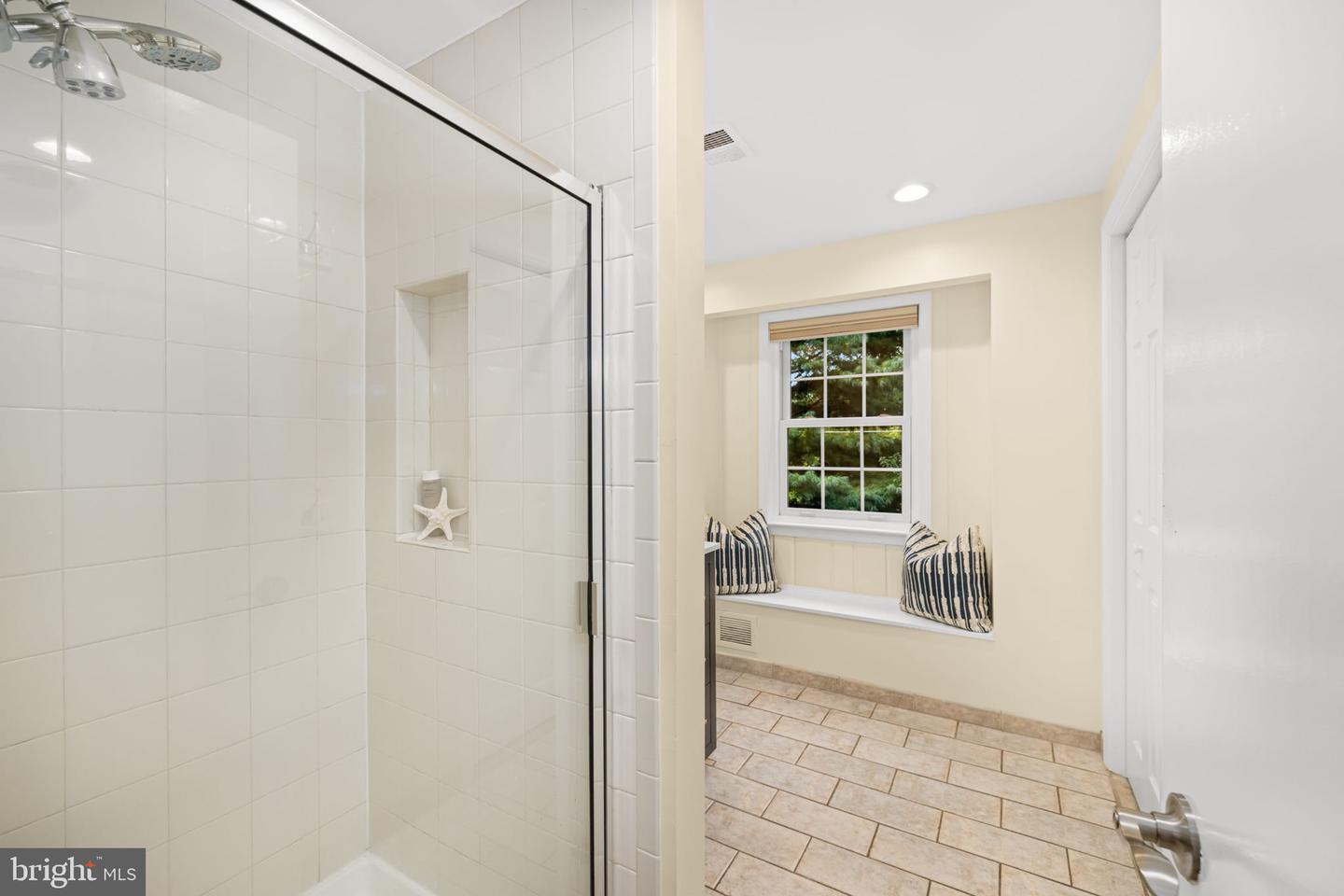 1830 MASSACHUSETTS AVE, MCLEAN, Virginia 22101, 5 Bedrooms Bedrooms, ,4 BathroomsBathrooms,Residential,For sale,1830 MASSACHUSETTS AVE,VAFX2273304 MLS # VAFX2273304