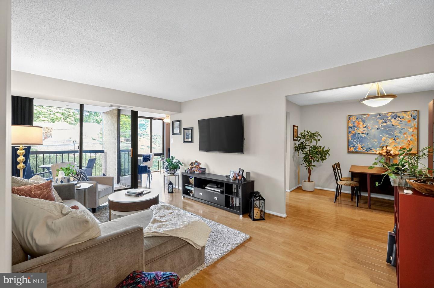 4500 FOUR MILE RUN DR S #327, ARLINGTON, Virginia 22204, 1 Bedroom Bedrooms, ,1 BathroomBathrooms,Residential,For sale,4500 FOUR MILE RUN DR S #327,VAAR2064680 MLS # VAAR2064680