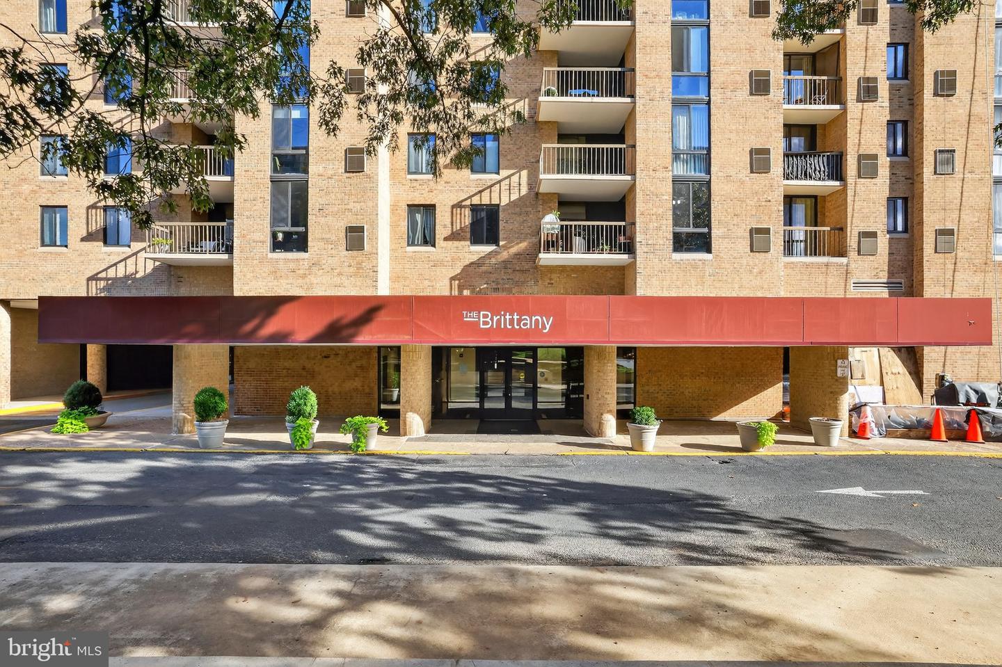 4500 FOUR MILE RUN DR S #327, ARLINGTON, Virginia 22204, 1 Bedroom Bedrooms, ,1 BathroomBathrooms,Residential,For sale,4500 FOUR MILE RUN DR S #327,VAAR2064680 MLS # VAAR2064680