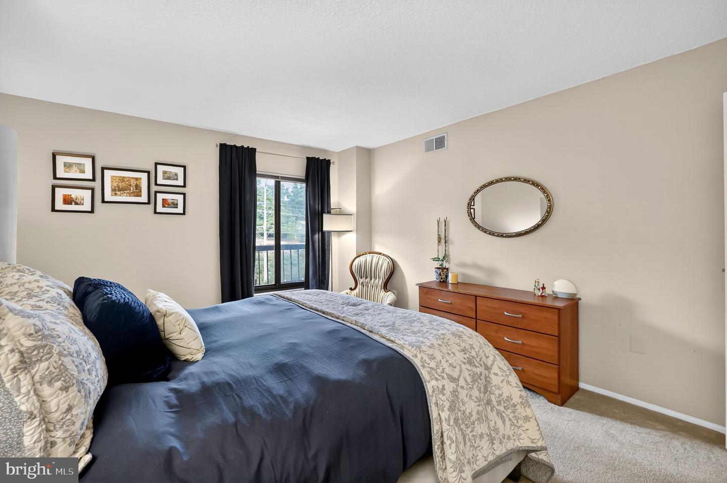 4500 FOUR MILE RUN DR S #327, ARLINGTON, Virginia 22204, 1 Bedroom Bedrooms, ,1 BathroomBathrooms,Residential,For sale,4500 FOUR MILE RUN DR S #327,VAAR2064680 MLS # VAAR2064680