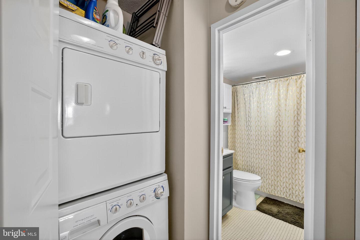 4500 FOUR MILE RUN DR S #327, ARLINGTON, Virginia 22204, 1 Bedroom Bedrooms, ,1 BathroomBathrooms,Residential,For sale,4500 FOUR MILE RUN DR S #327,VAAR2064680 MLS # VAAR2064680