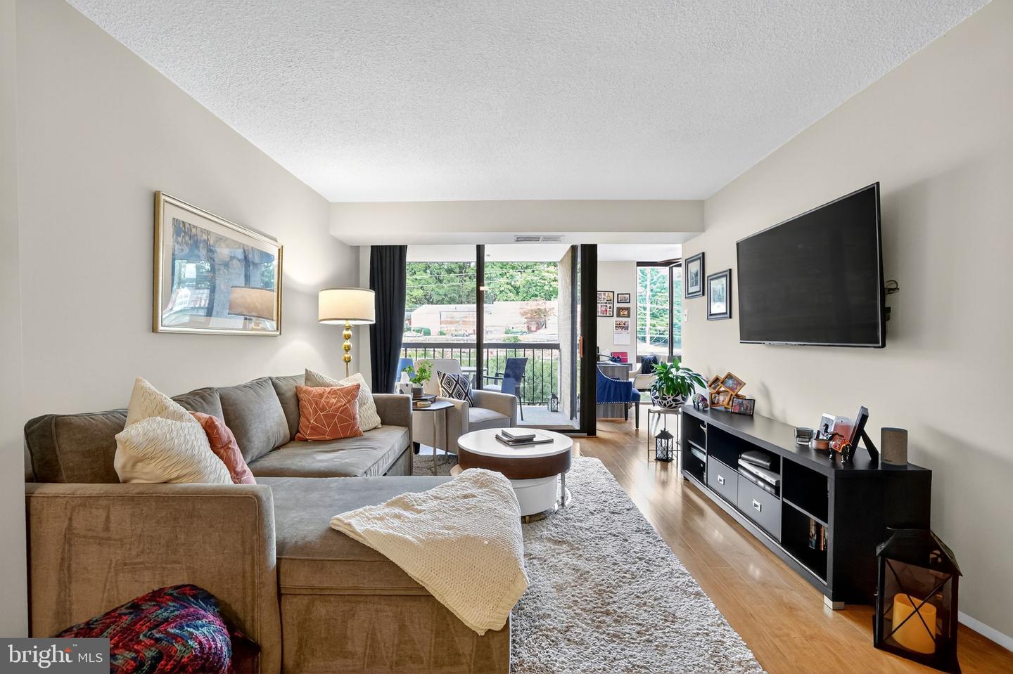 4500 FOUR MILE RUN DR S #327, ARLINGTON, Virginia 22204, 1 Bedroom Bedrooms, ,1 BathroomBathrooms,Residential,For sale,4500 FOUR MILE RUN DR S #327,VAAR2064680 MLS # VAAR2064680