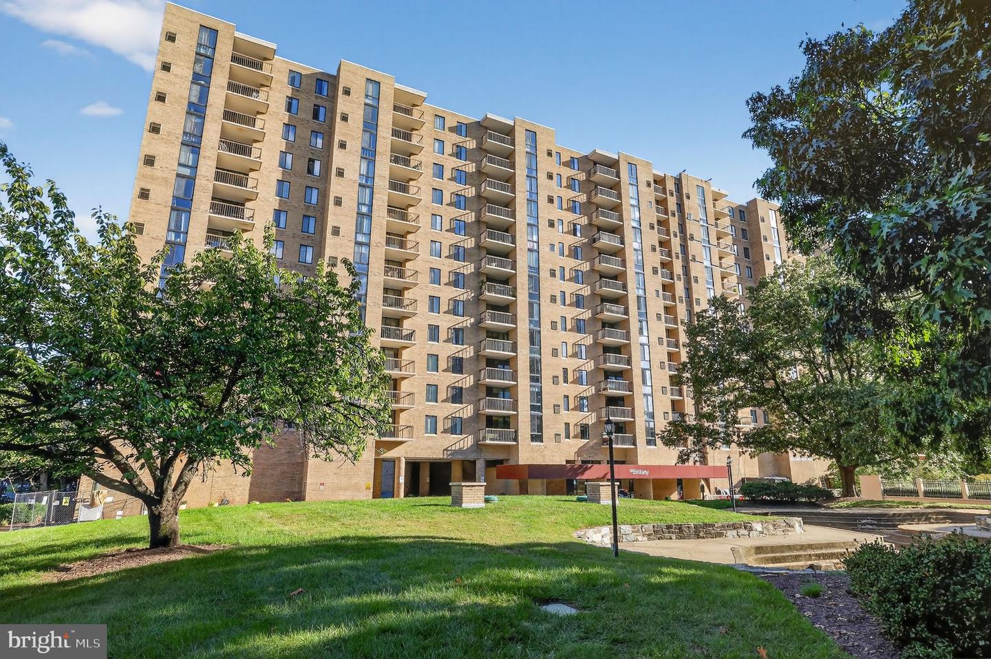4500 FOUR MILE RUN DR S #327, ARLINGTON, Virginia 22204, 1 Bedroom Bedrooms, ,1 BathroomBathrooms,Residential,For sale,4500 FOUR MILE RUN DR S #327,VAAR2064680 MLS # VAAR2064680