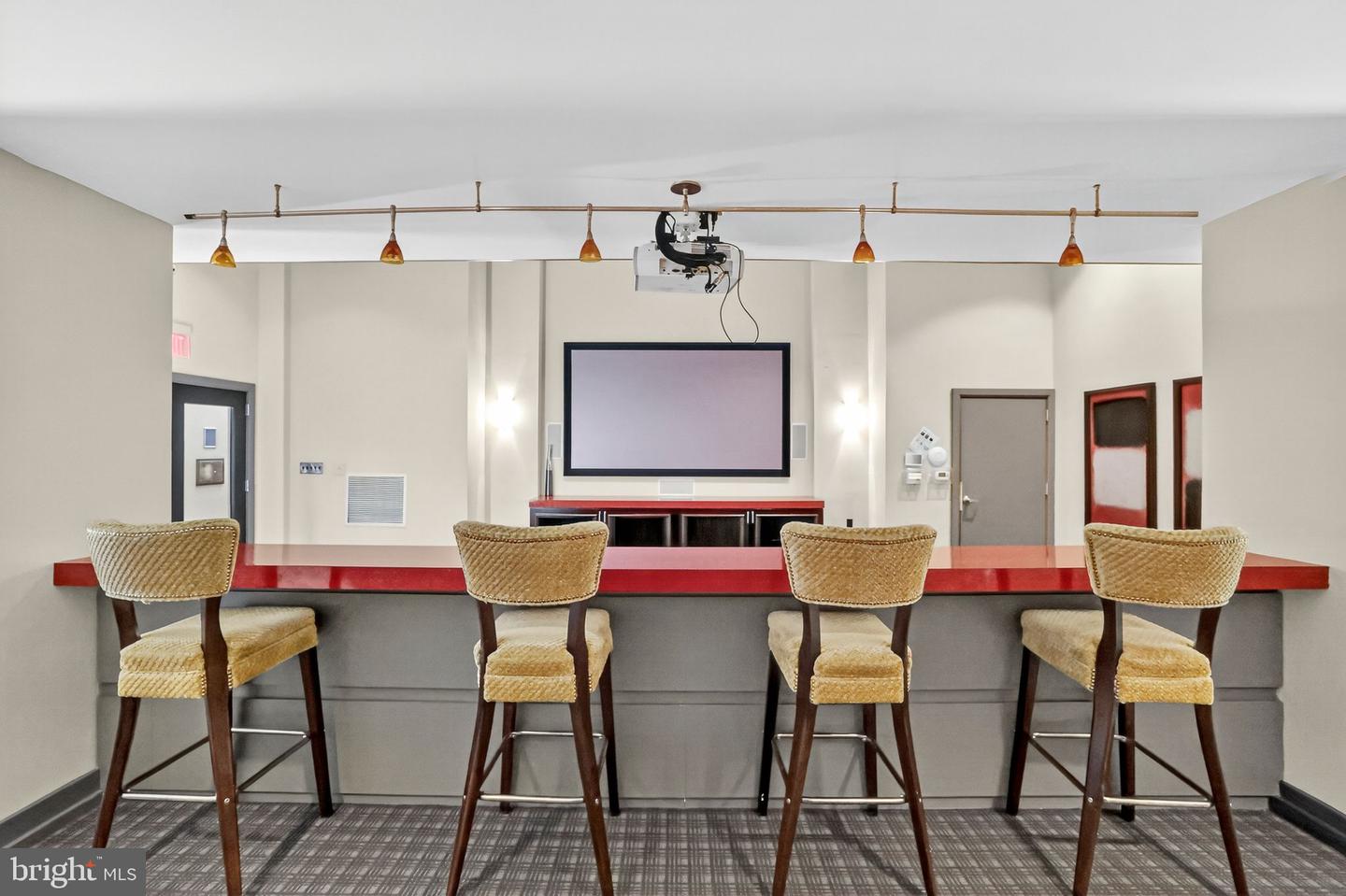 4500 FOUR MILE RUN DR S #327, ARLINGTON, Virginia 22204, 1 Bedroom Bedrooms, ,1 BathroomBathrooms,Residential,For sale,4500 FOUR MILE RUN DR S #327,VAAR2064680 MLS # VAAR2064680