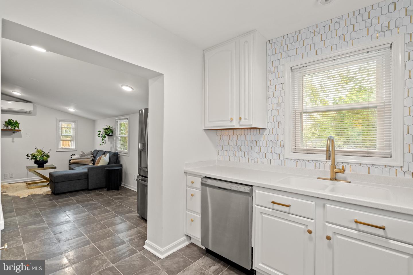 5005 ROSEMONT AVE, ALEXANDRIA, Virginia 22309, 4 Bedrooms Bedrooms, 5 Rooms Rooms,1 BathroomBathrooms,Residential,For sale,5005 ROSEMONT AVE,VAFX2273322 MLS # VAFX2273322
