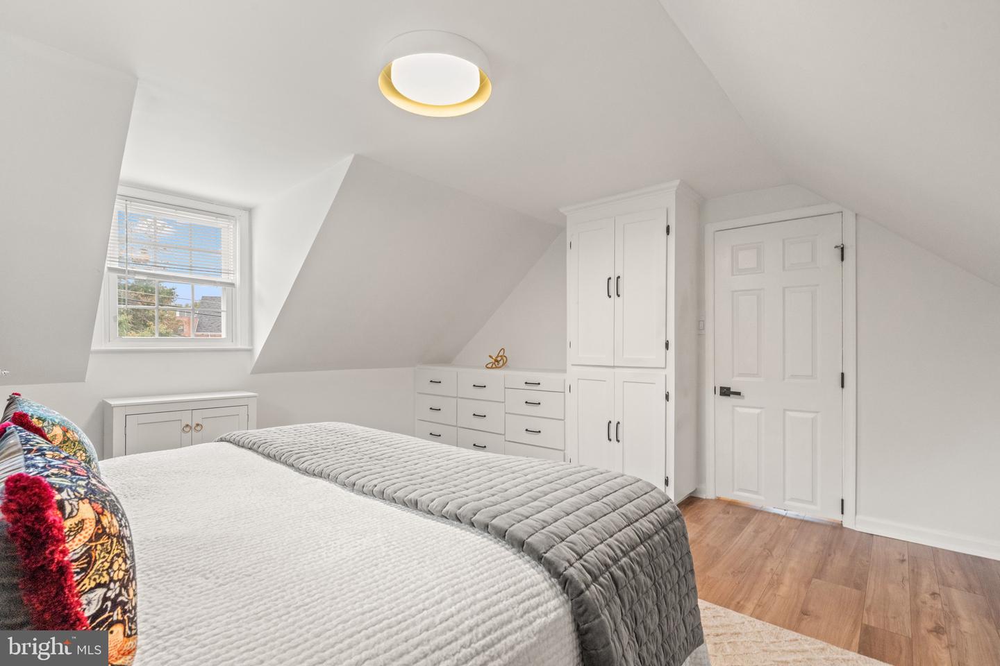 5005 ROSEMONT AVE, ALEXANDRIA, Virginia 22309, 4 Bedrooms Bedrooms, 5 Rooms Rooms,1 BathroomBathrooms,Residential,For sale,5005 ROSEMONT AVE,VAFX2273322 MLS # VAFX2273322