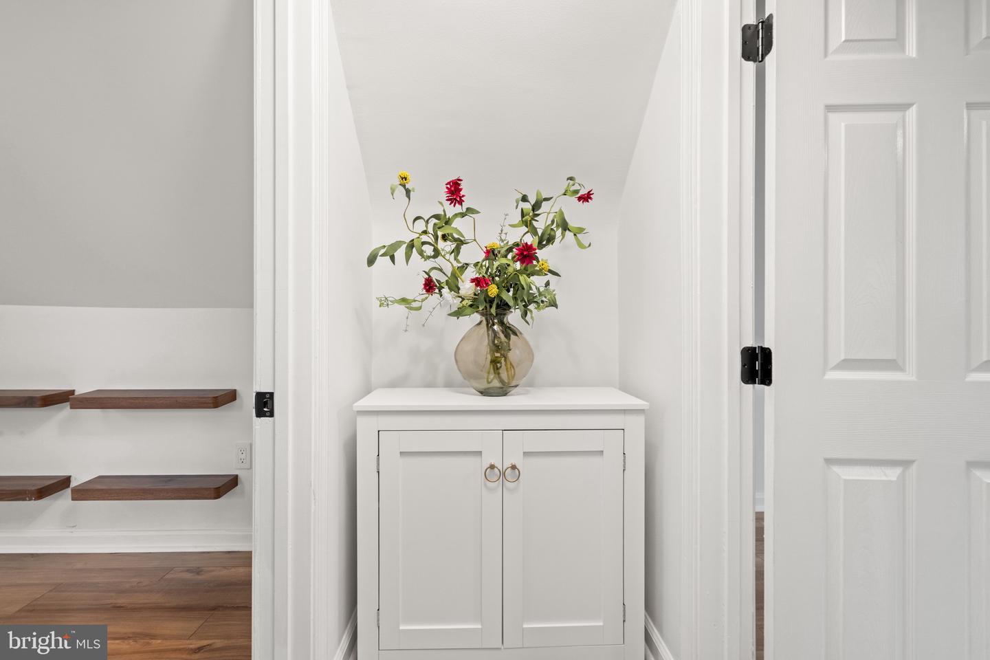 5005 ROSEMONT AVE, ALEXANDRIA, Virginia 22309, 4 Bedrooms Bedrooms, 5 Rooms Rooms,1 BathroomBathrooms,Residential,For sale,5005 ROSEMONT AVE,VAFX2273322 MLS # VAFX2273322
