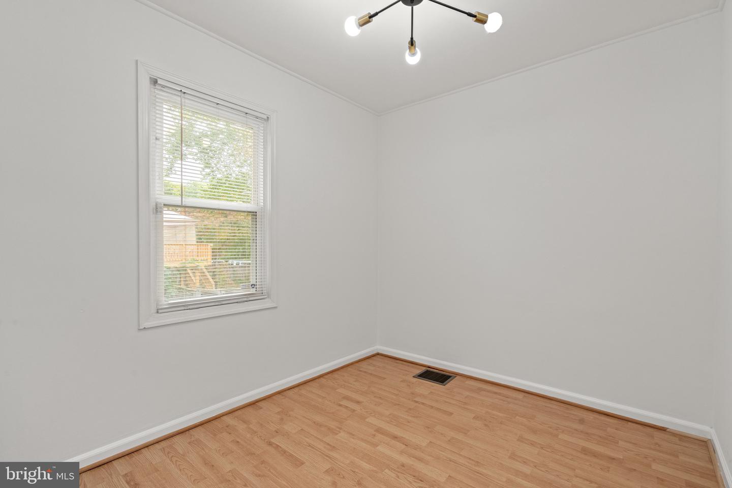 5005 ROSEMONT AVE, ALEXANDRIA, Virginia 22309, 4 Bedrooms Bedrooms, 5 Rooms Rooms,1 BathroomBathrooms,Residential,For sale,5005 ROSEMONT AVE,VAFX2273322 MLS # VAFX2273322