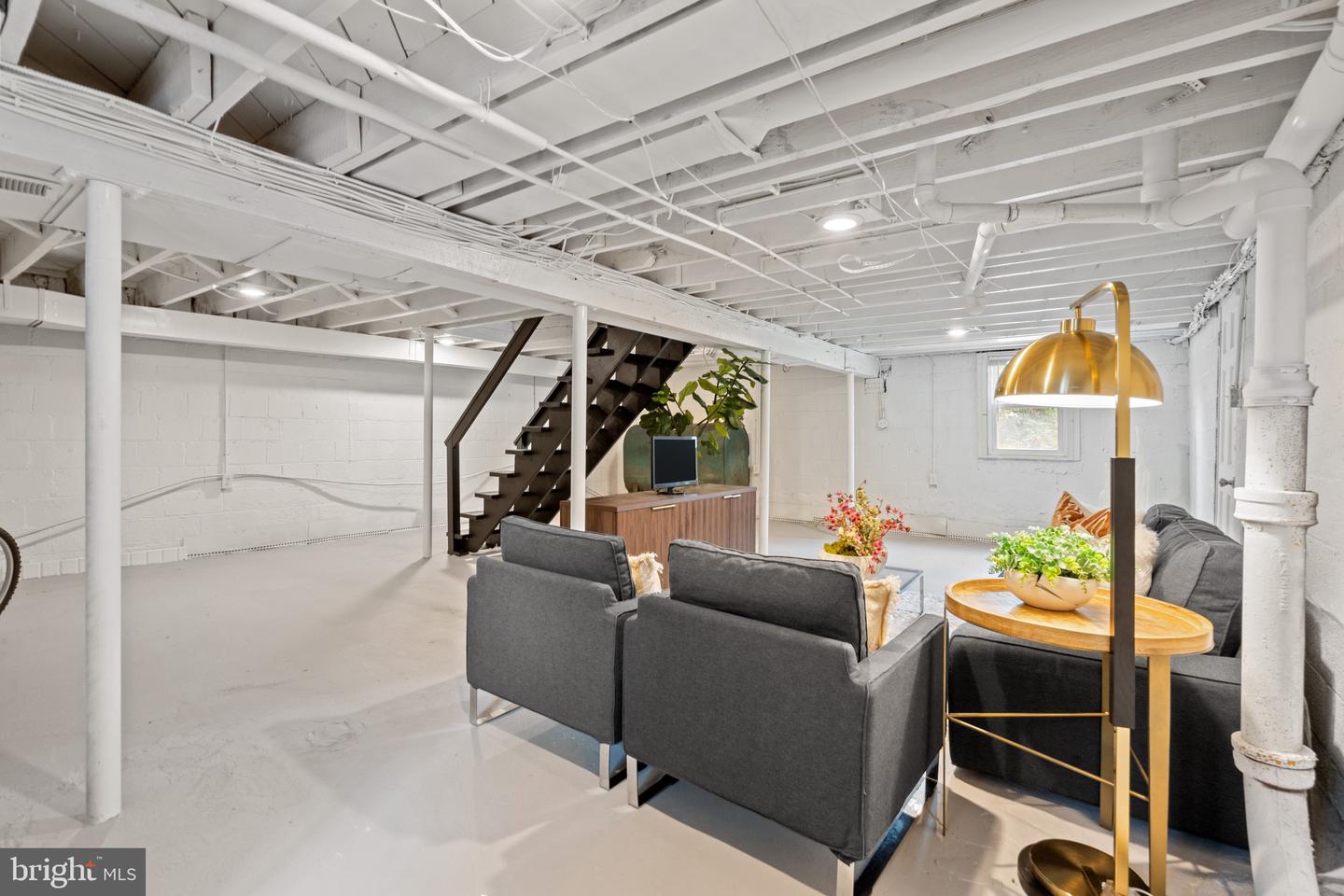 5005 ROSEMONT AVE, ALEXANDRIA, Virginia 22309, 4 Bedrooms Bedrooms, 5 Rooms Rooms,1 BathroomBathrooms,Residential,For sale,5005 ROSEMONT AVE,VAFX2273322 MLS # VAFX2273322