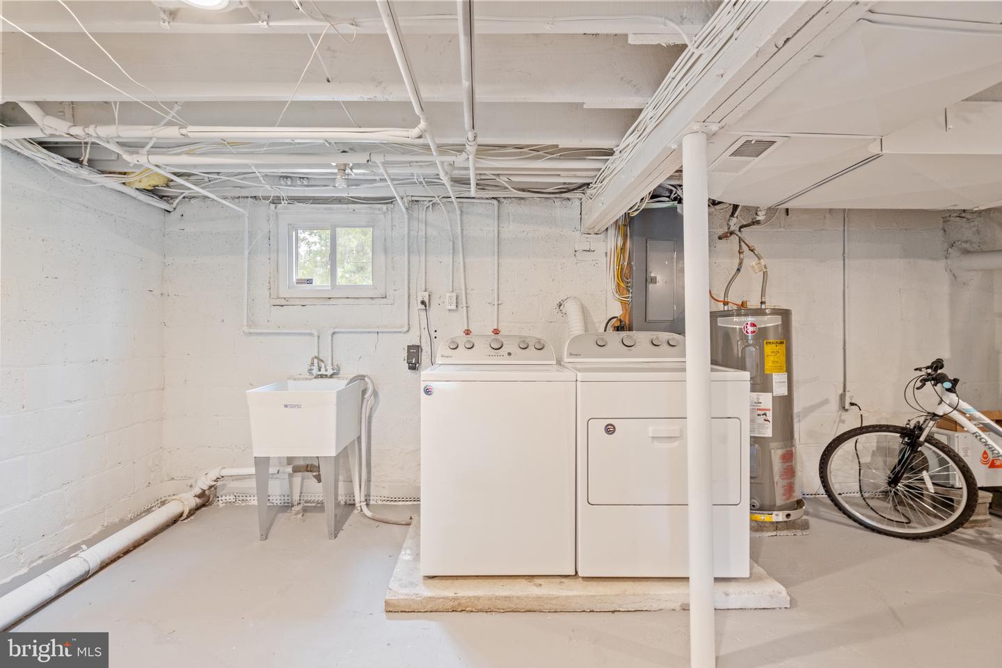 5005 ROSEMONT AVE, ALEXANDRIA, Virginia 22309, 4 Bedrooms Bedrooms, 5 Rooms Rooms,1 BathroomBathrooms,Residential,For sale,5005 ROSEMONT AVE,VAFX2273322 MLS # VAFX2273322