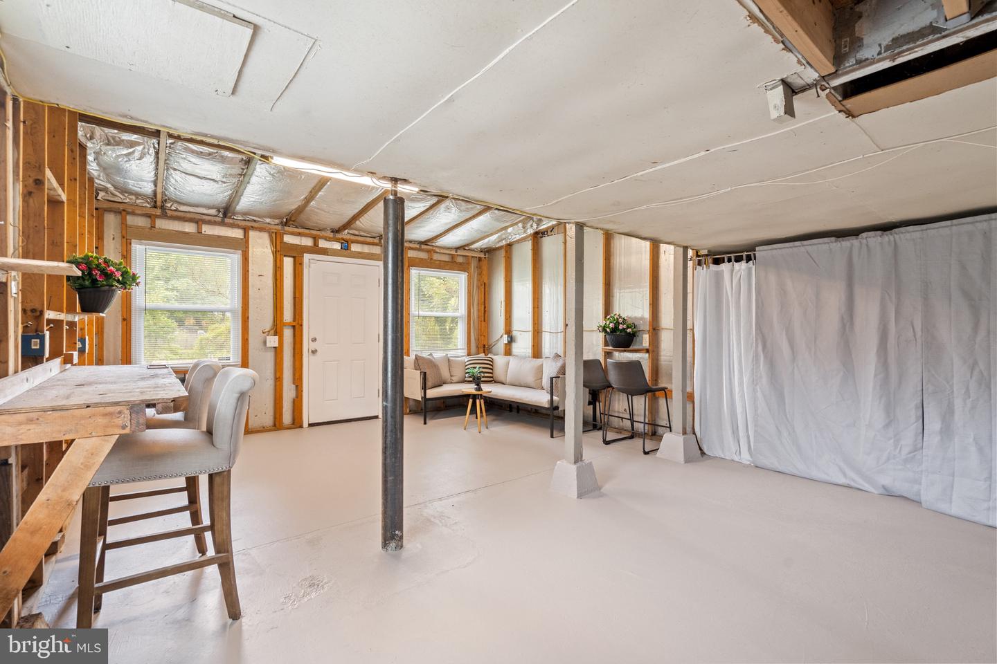 5005 ROSEMONT AVE, ALEXANDRIA, Virginia 22309, 4 Bedrooms Bedrooms, 5 Rooms Rooms,1 BathroomBathrooms,Residential,For sale,5005 ROSEMONT AVE,VAFX2273322 MLS # VAFX2273322