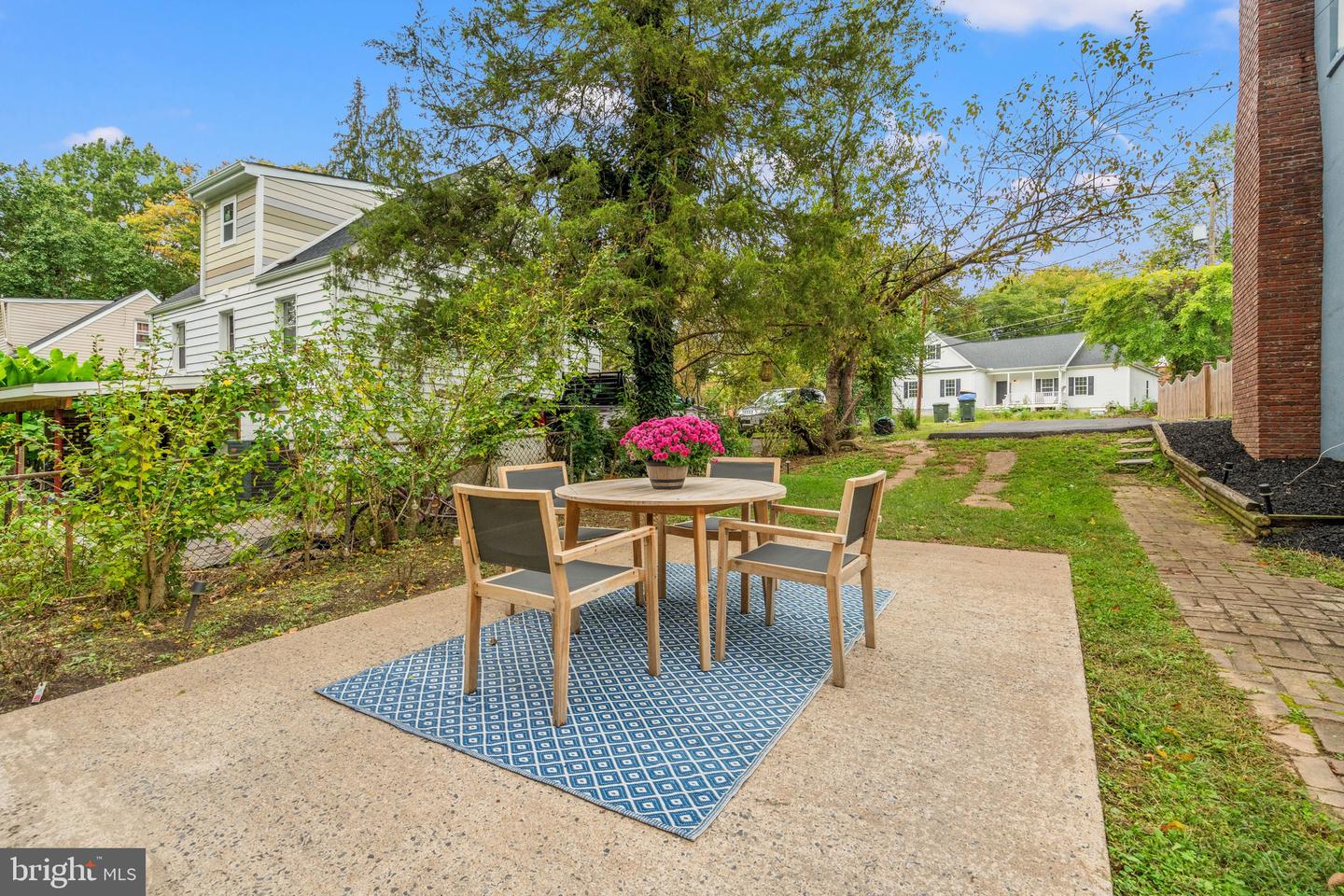 5005 ROSEMONT AVE, ALEXANDRIA, Virginia 22309, 4 Bedrooms Bedrooms, 5 Rooms Rooms,1 BathroomBathrooms,Residential,For sale,5005 ROSEMONT AVE,VAFX2273322 MLS # VAFX2273322