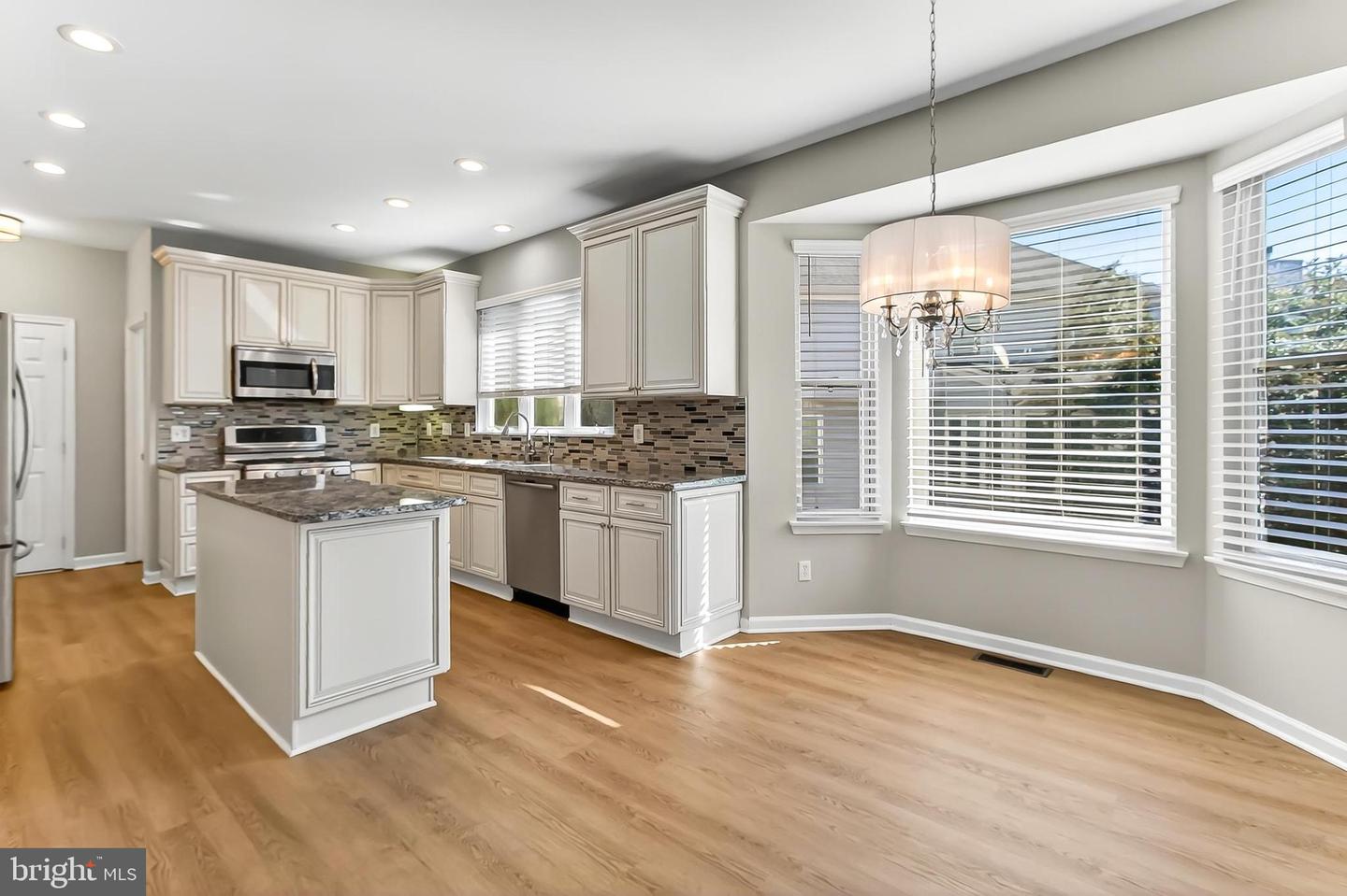 2410 DAKOTA LAKES DR, HERNDON, Virginia 20171, 5 Bedrooms Bedrooms, ,3 BathroomsBathrooms,Residential,For sale,2410 DAKOTA LAKES DR,VAFX2273354 MLS # VAFX2273354