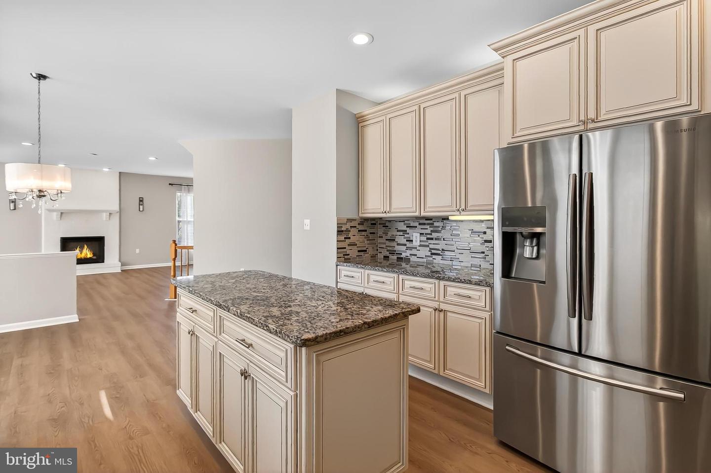 2410 DAKOTA LAKES DR, HERNDON, Virginia 20171, 5 Bedrooms Bedrooms, ,3 BathroomsBathrooms,Residential,For sale,2410 DAKOTA LAKES DR,VAFX2273354 MLS # VAFX2273354