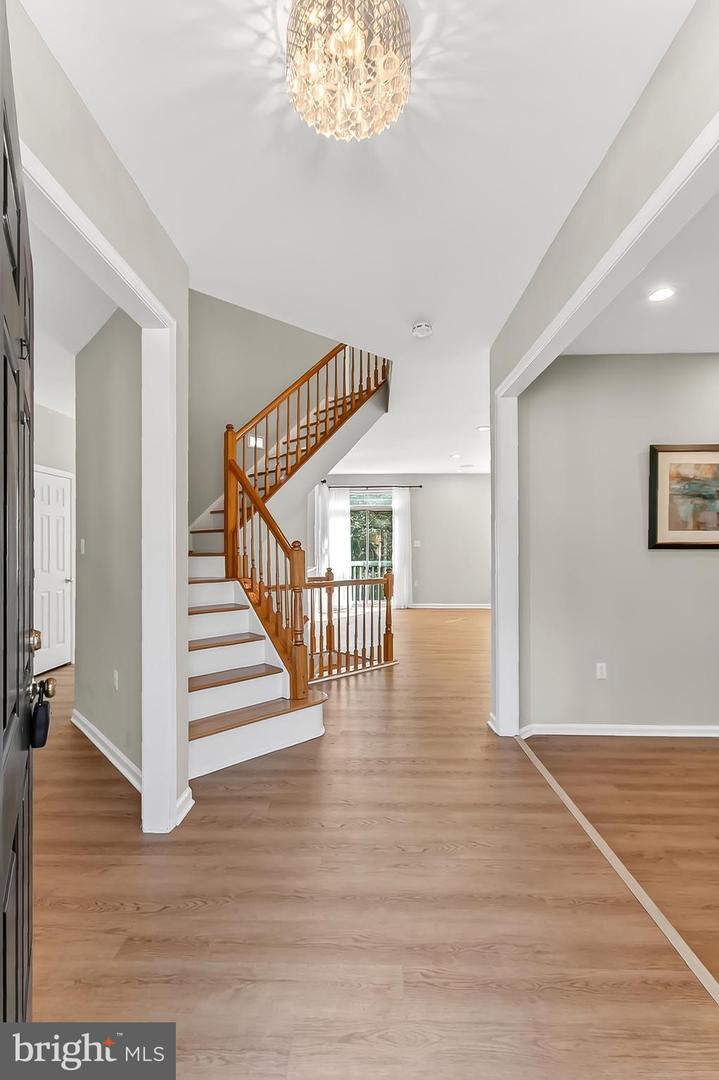 2410 DAKOTA LAKES DR, HERNDON, Virginia 20171, 5 Bedrooms Bedrooms, ,3 BathroomsBathrooms,Residential,For sale,2410 DAKOTA LAKES DR,VAFX2273354 MLS # VAFX2273354