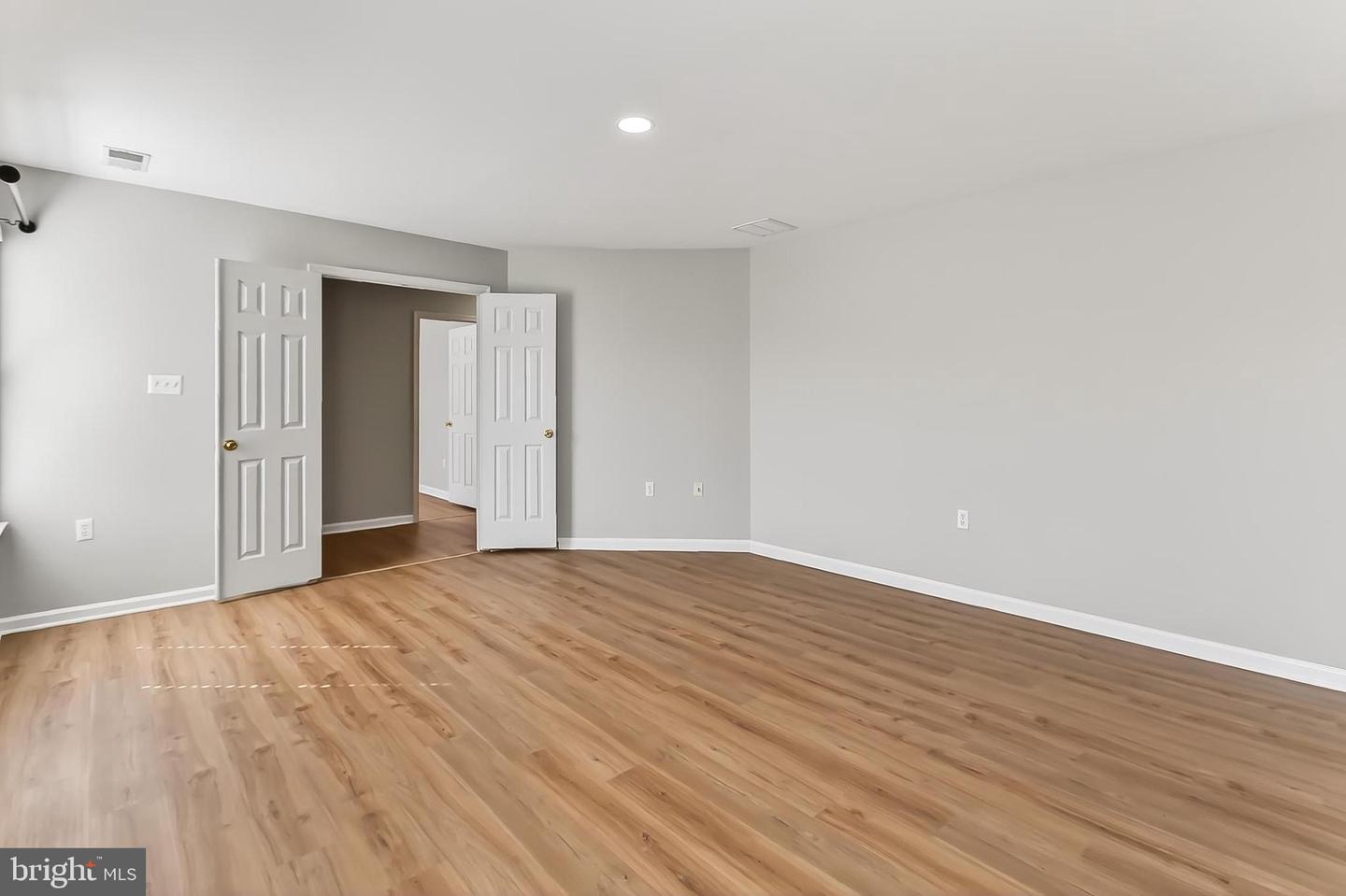 2410 DAKOTA LAKES DR, HERNDON, Virginia 20171, 5 Bedrooms Bedrooms, ,3 BathroomsBathrooms,Residential,For sale,2410 DAKOTA LAKES DR,VAFX2273354 MLS # VAFX2273354