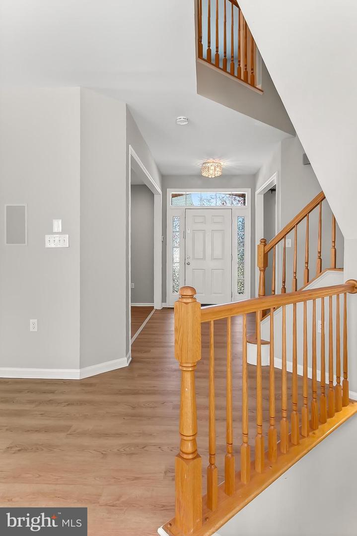 2410 DAKOTA LAKES DR, HERNDON, Virginia 20171, 5 Bedrooms Bedrooms, ,3 BathroomsBathrooms,Residential,For sale,2410 DAKOTA LAKES DR,VAFX2273354 MLS # VAFX2273354