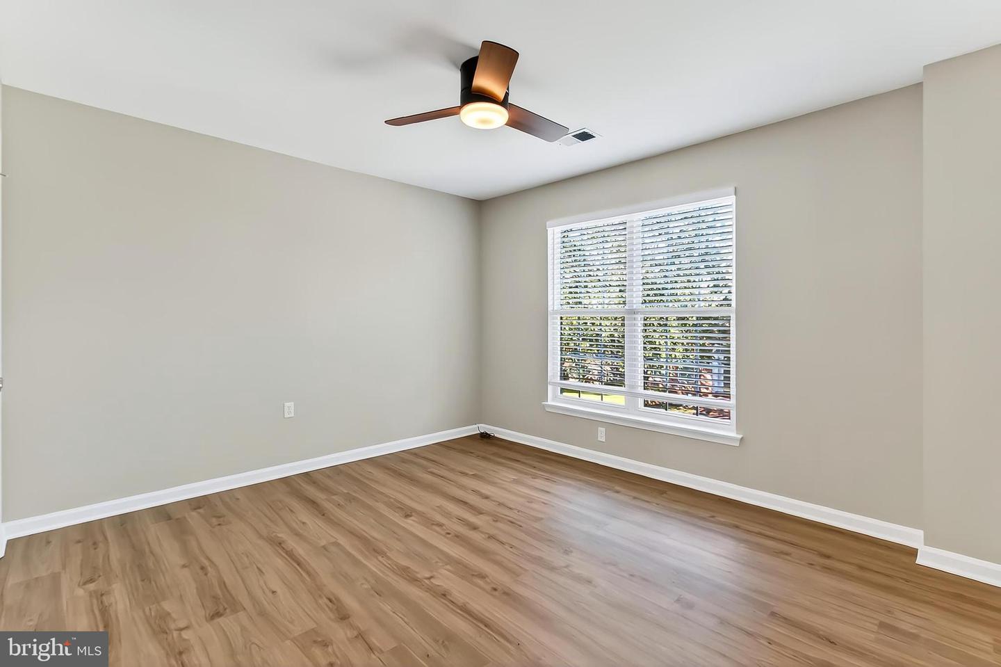 2410 DAKOTA LAKES DR, HERNDON, Virginia 20171, 5 Bedrooms Bedrooms, ,3 BathroomsBathrooms,Residential,For sale,2410 DAKOTA LAKES DR,VAFX2273354 MLS # VAFX2273354