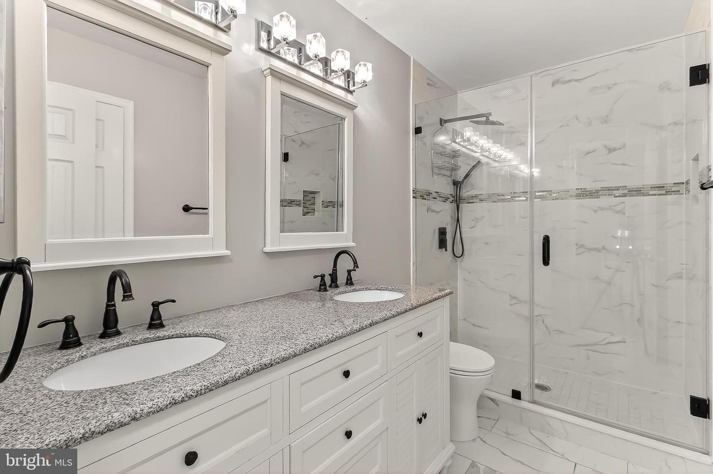 2410 DAKOTA LAKES DR, HERNDON, Virginia 20171, 5 Bedrooms Bedrooms, ,3 BathroomsBathrooms,Residential,For sale,2410 DAKOTA LAKES DR,VAFX2273354 MLS # VAFX2273354