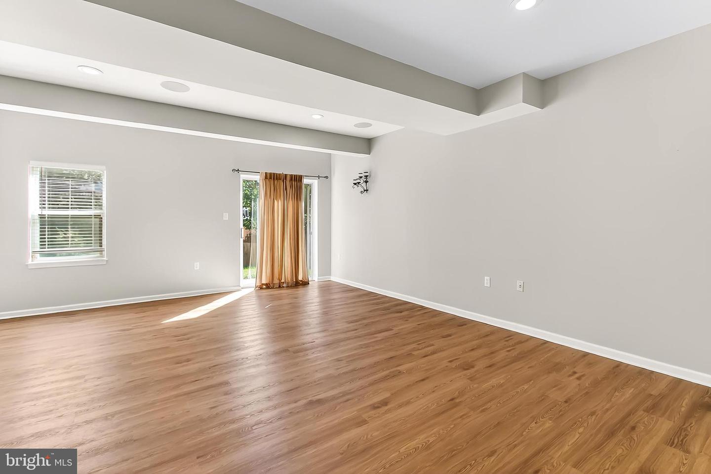 2410 DAKOTA LAKES DR, HERNDON, Virginia 20171, 5 Bedrooms Bedrooms, ,3 BathroomsBathrooms,Residential,For sale,2410 DAKOTA LAKES DR,VAFX2273354 MLS # VAFX2273354